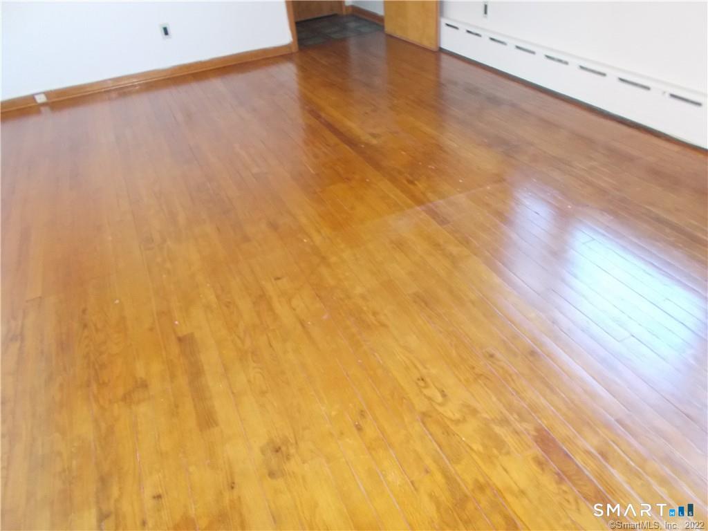 Foto 3 de Apartamento en renta en 48 Price Street, Bridgeport, CT — $1,850/mes