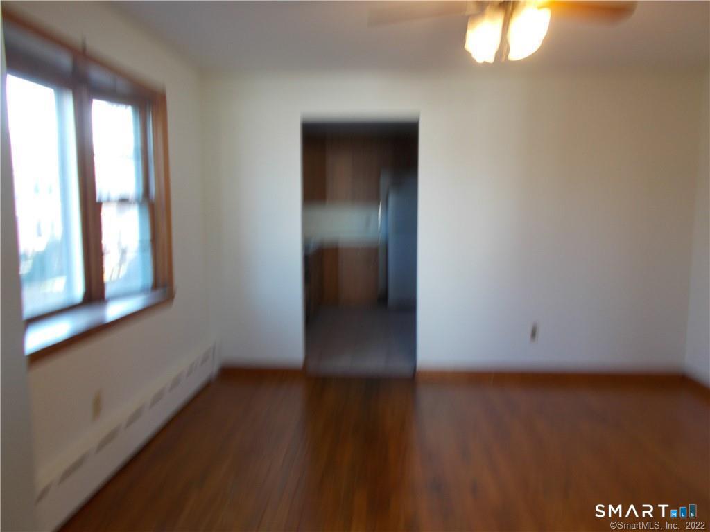 Foto 5 de Apartamento en renta en 48 Price Street, Bridgeport, CT — $1,850/mes