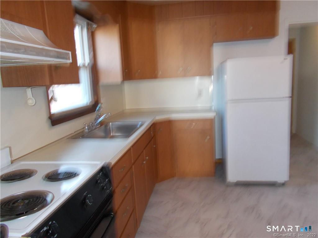 Foto 6 de Apartamento en renta en 48 Price Street, Bridgeport, CT — $1,850/mes