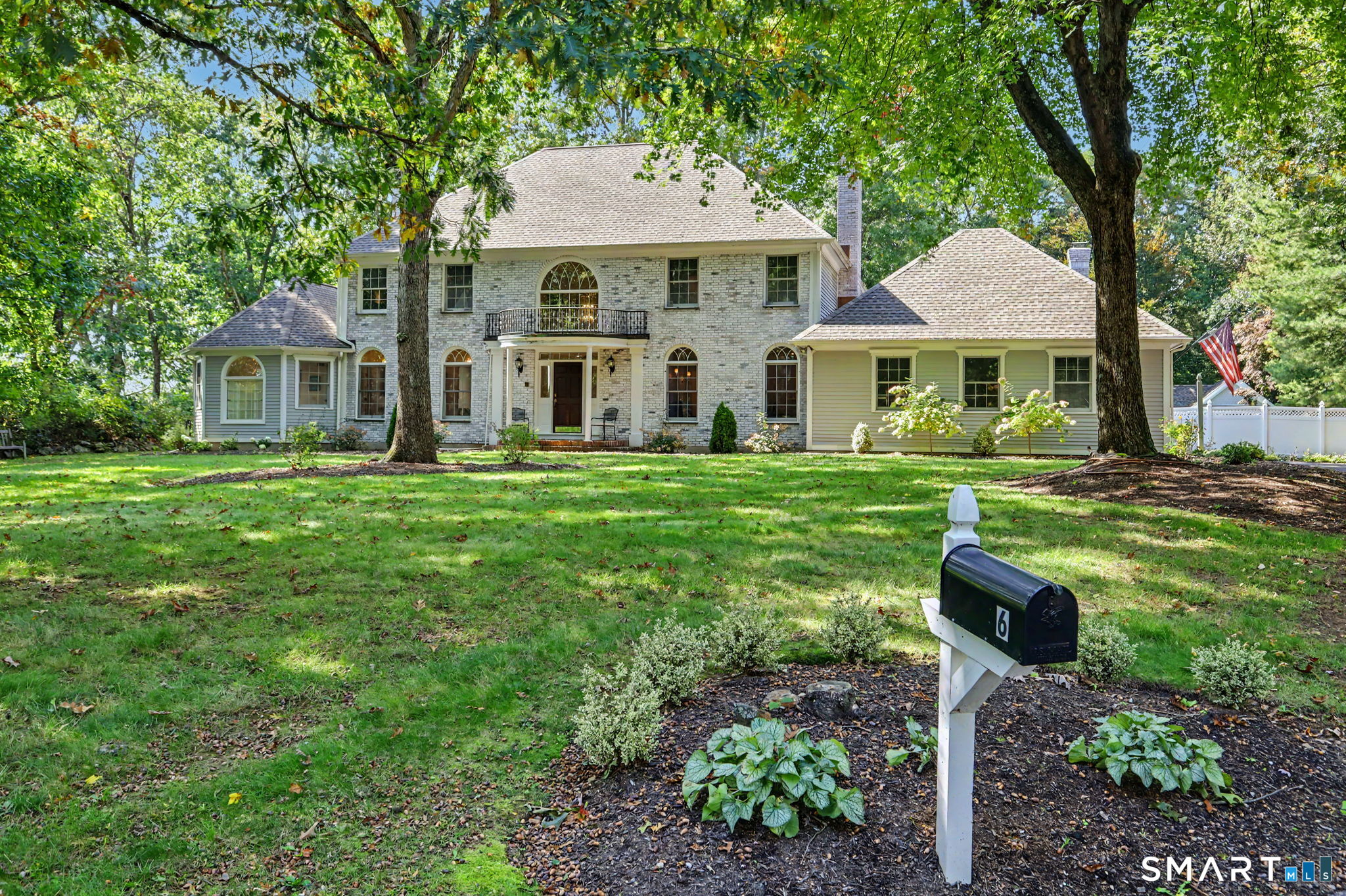 Foto 1 de Casa en venta en 6 High Fields Drive, Danbury, CT — $975,000