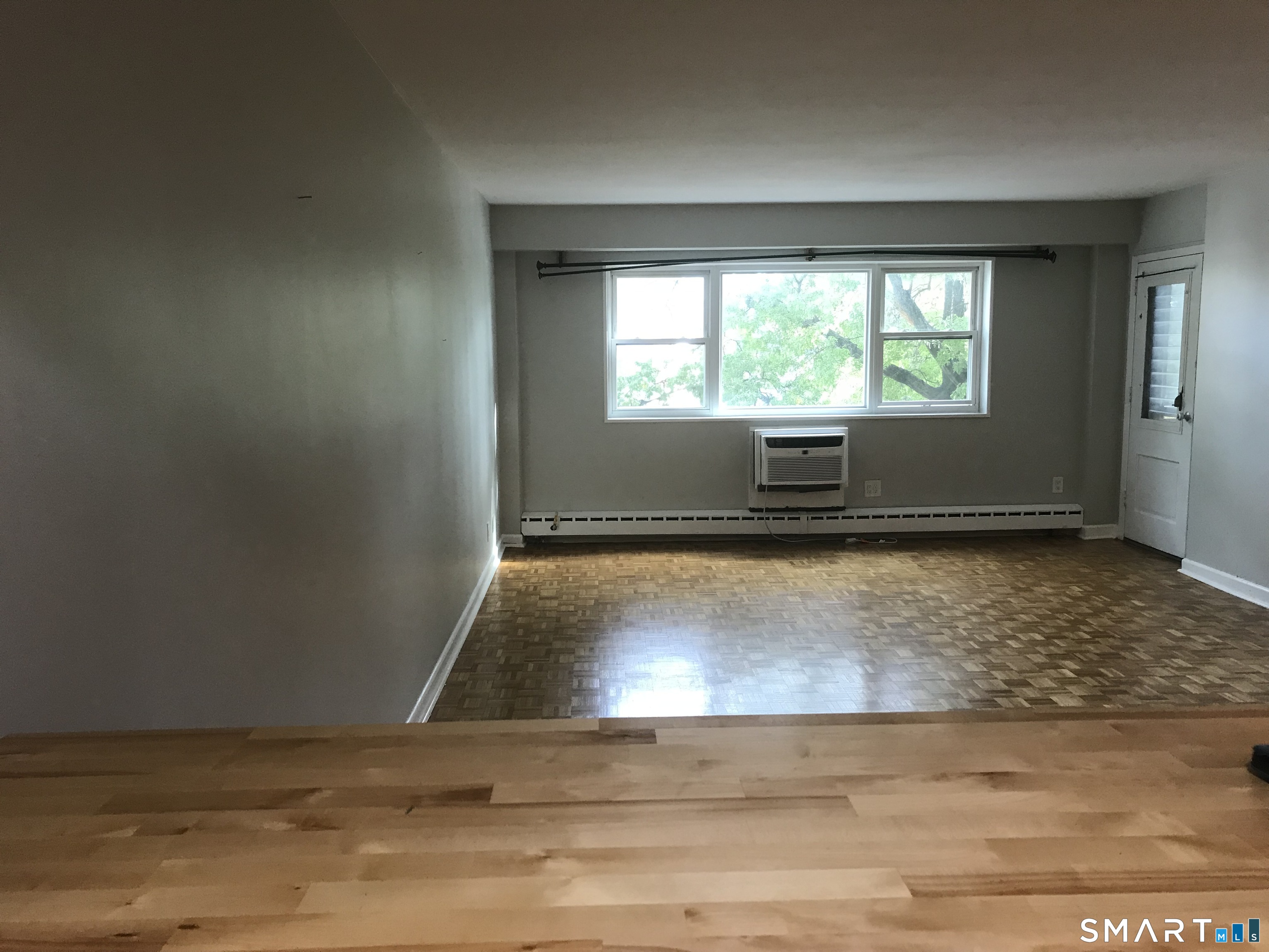 Foto 3 de Condominio en renta en 25 Cartright Street #3F, Bridgeport, CT — $2,400/mes