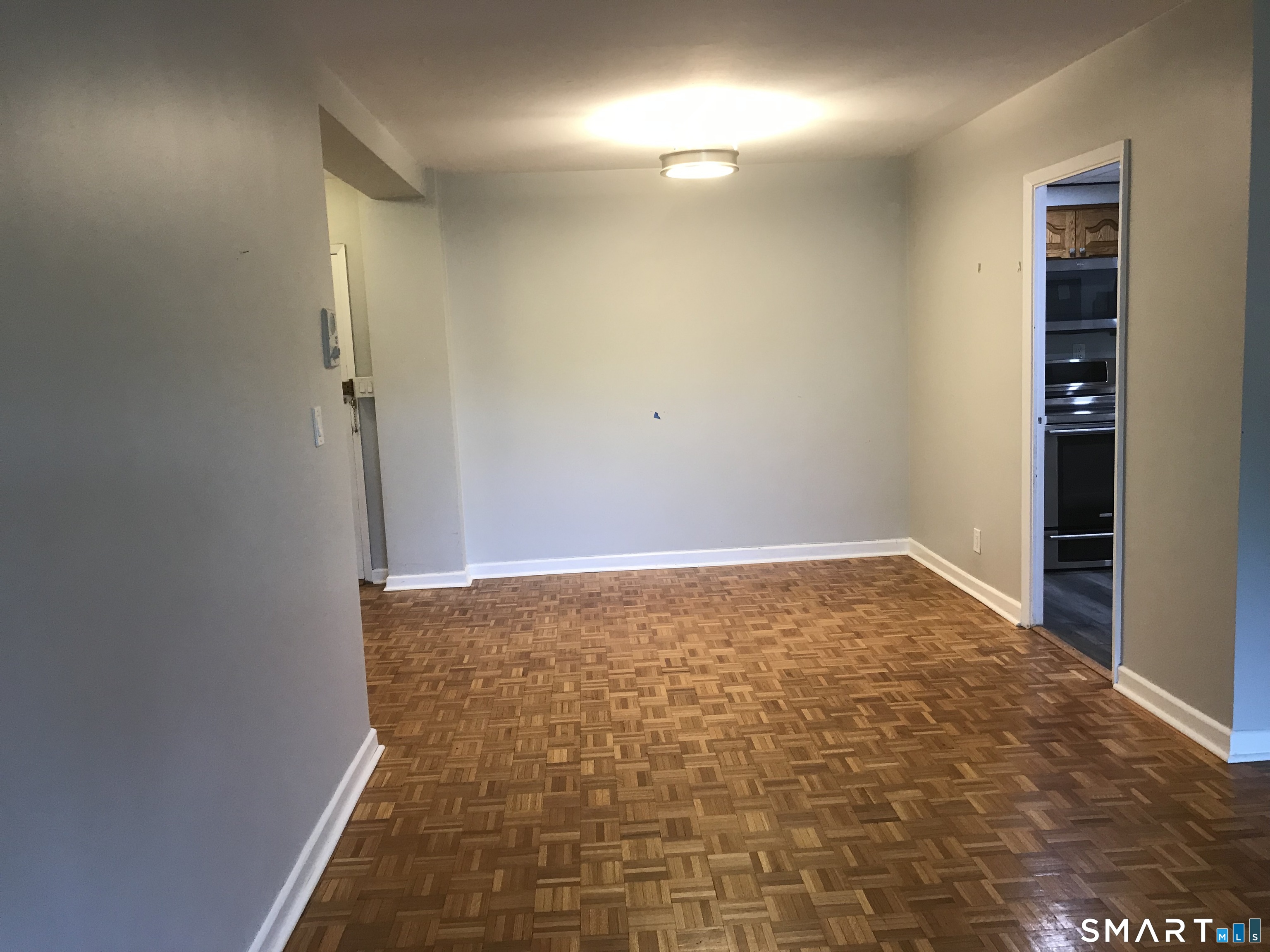 Foto 8 de Condominio en renta en 25 Cartright Street #3F, Bridgeport, CT — $2,400/mes