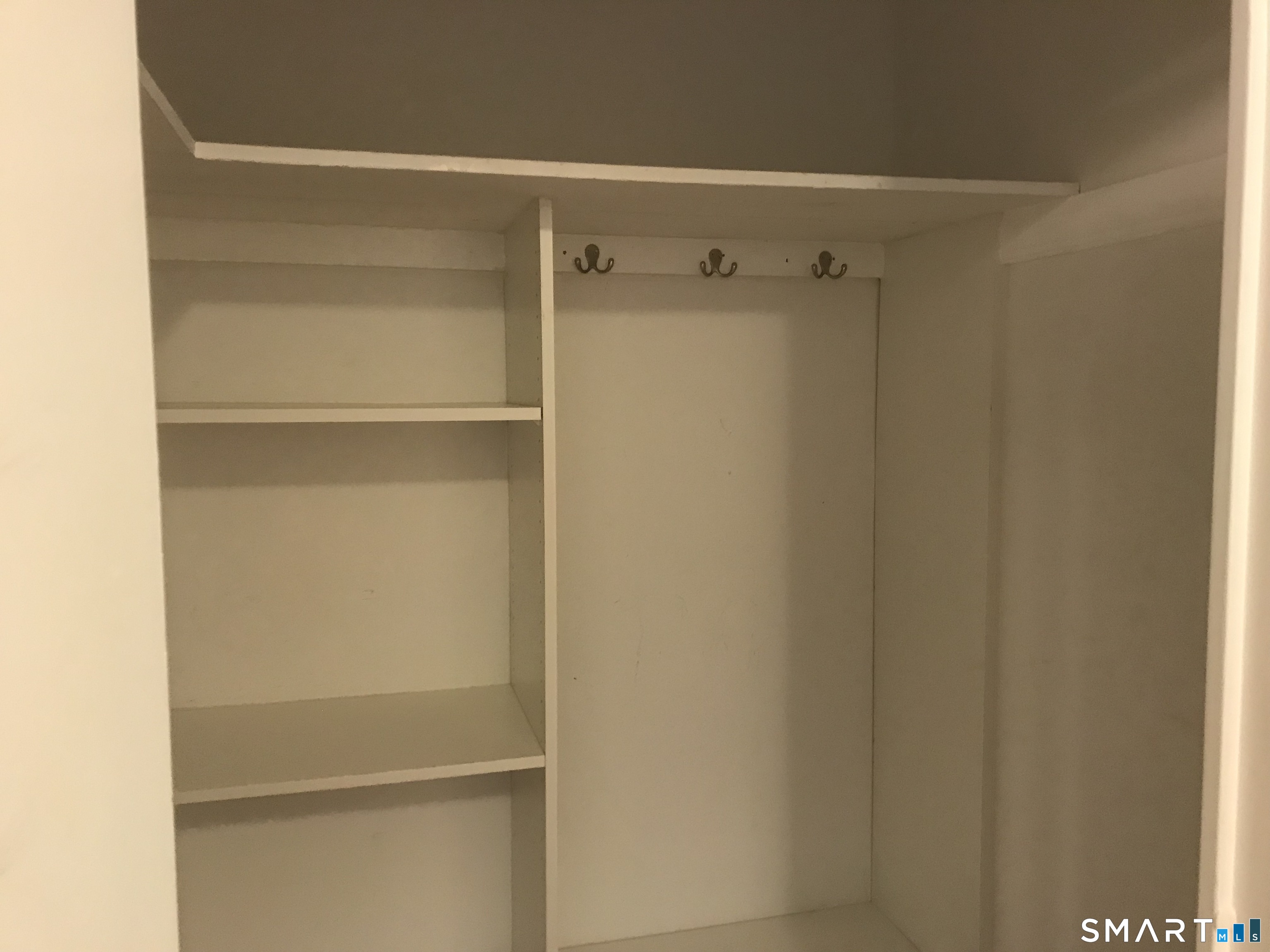 Foto 9 de Condominio en renta en 25 Cartright Street #3F, Bridgeport, CT — $2,400/mes
