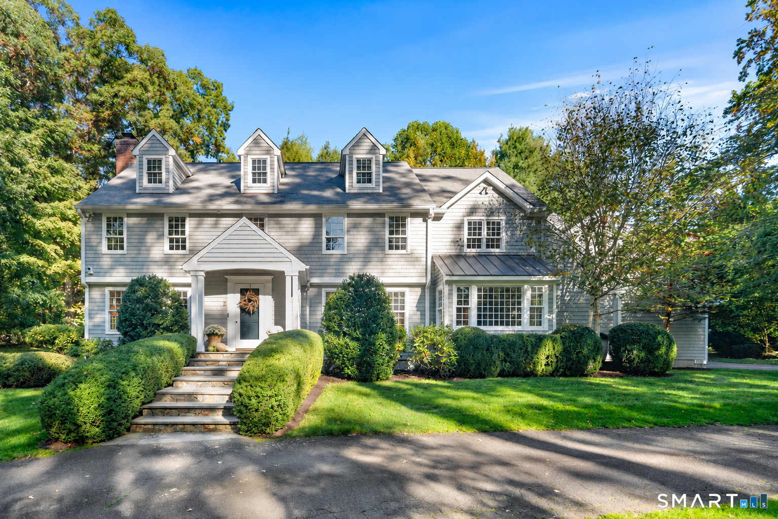 Foto 2 de Casa en venta en 8 Spicewood Lane, Wilton, CT — $1,695,000