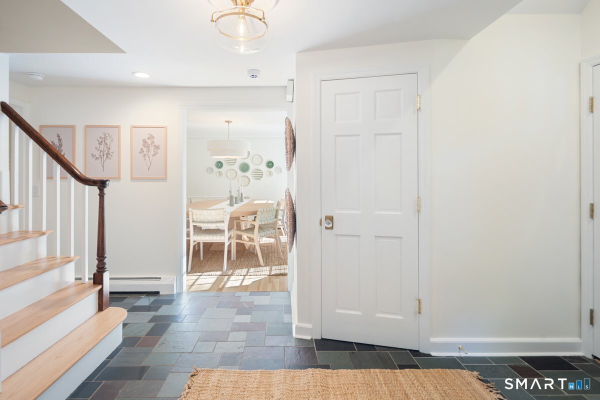 Foto 5 de Casa en venta en 8 Spicewood Lane, Wilton, CT — $1,695,000