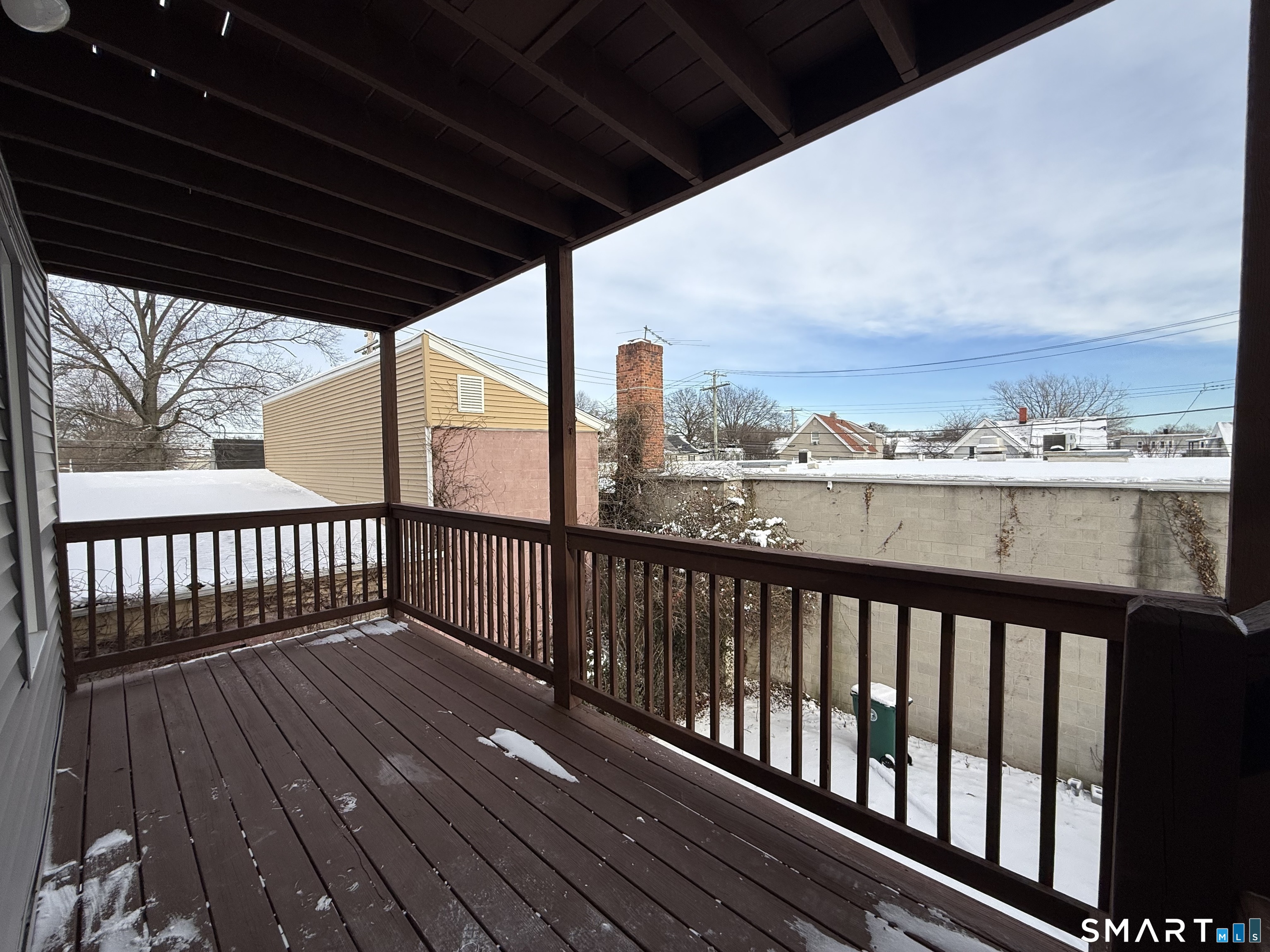 Foto 2 de Apartamento en renta en 130 West Avenue #2, Stratford, CT — $1,995/mes