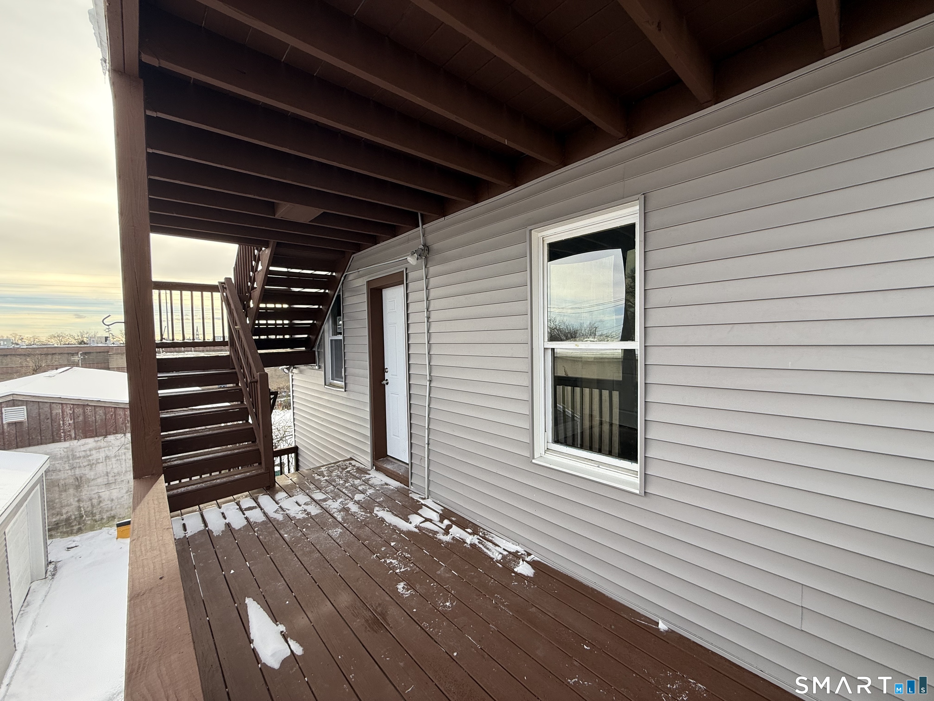 Foto 3 de Apartamento en renta en 130 West Avenue #2, Stratford, CT — $1,995/mes