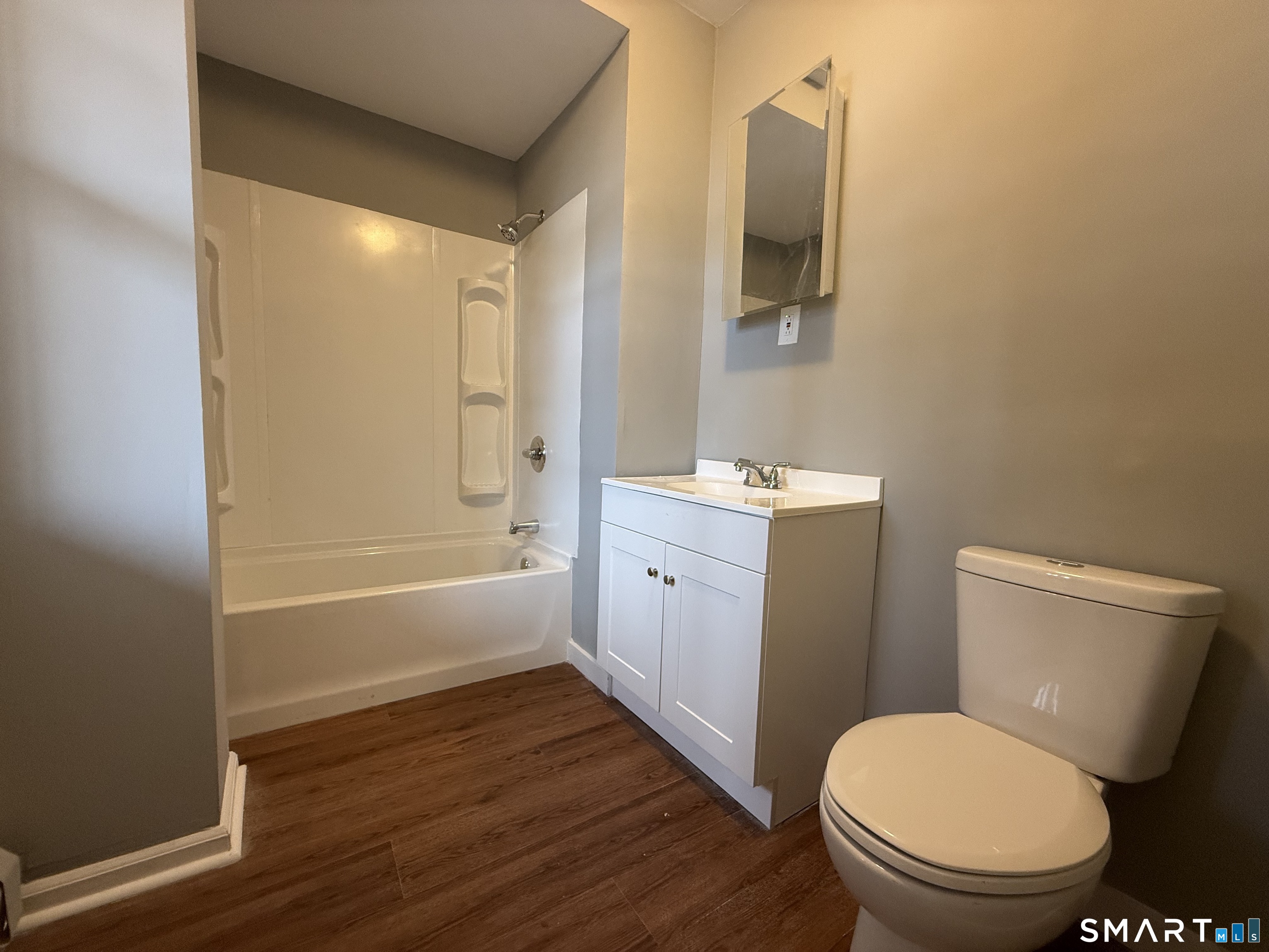 Foto 6 de Apartamento en renta en 130 West Avenue #2, Stratford, CT — $1,995/mes