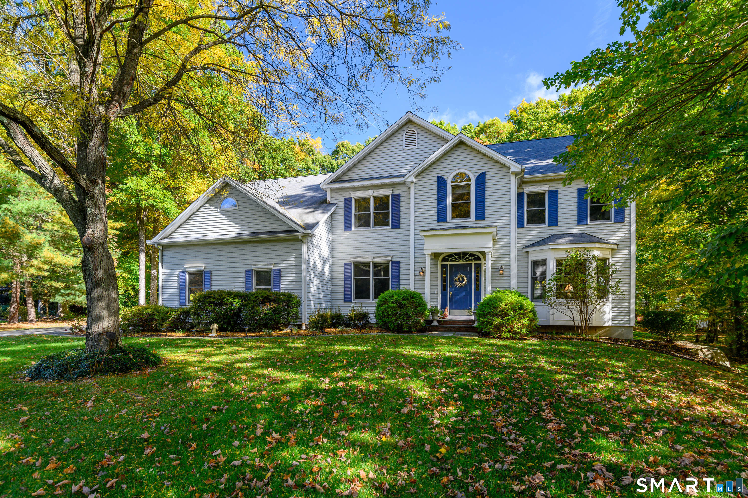 Foto 1 de Casa en venta en 25 Maplewood Drive, Danbury, CT — $899,000