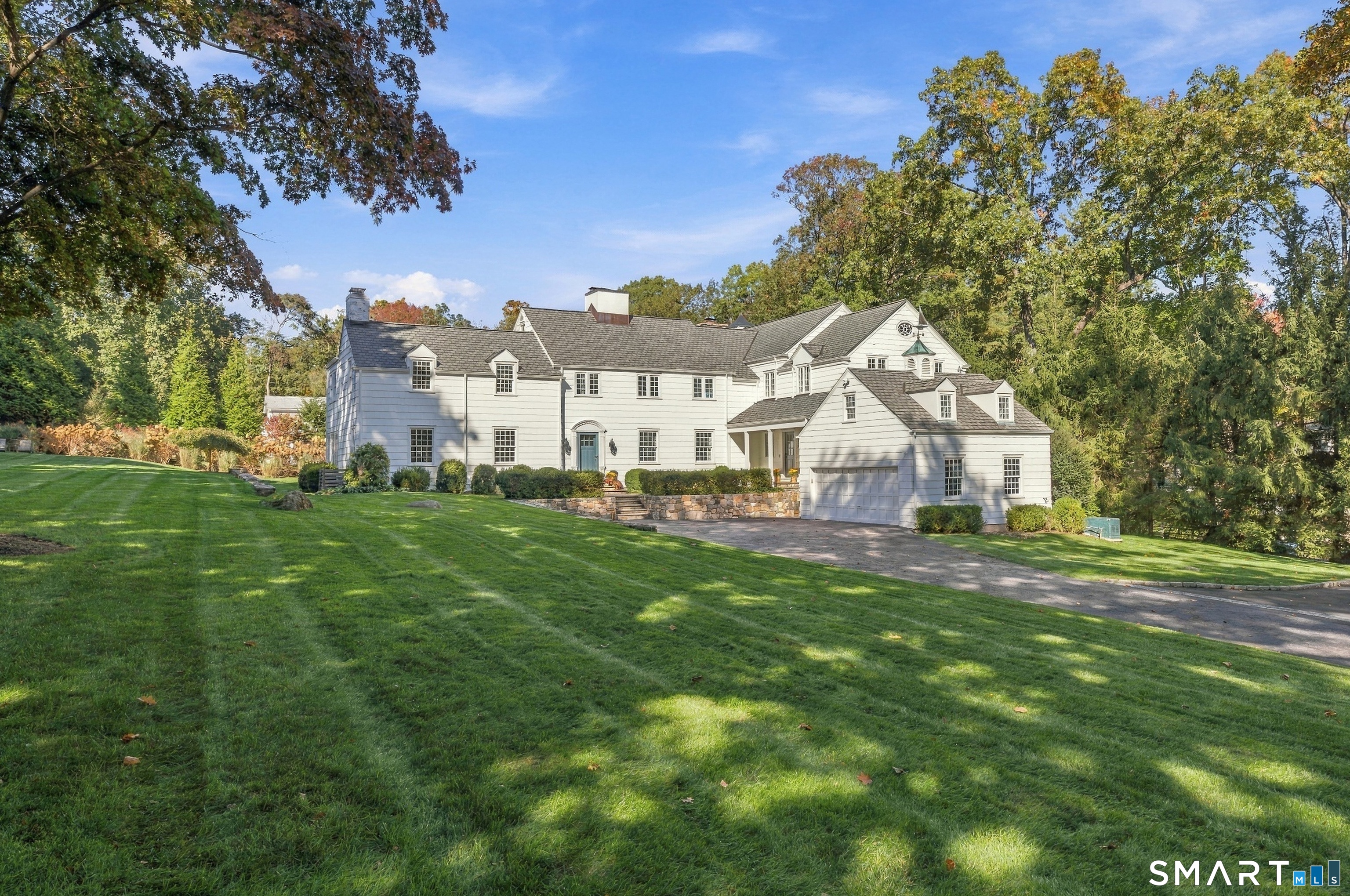 Foto 1 de Casa en venta en 25 Point O Woods Road, Darien, CT — $3,895,000