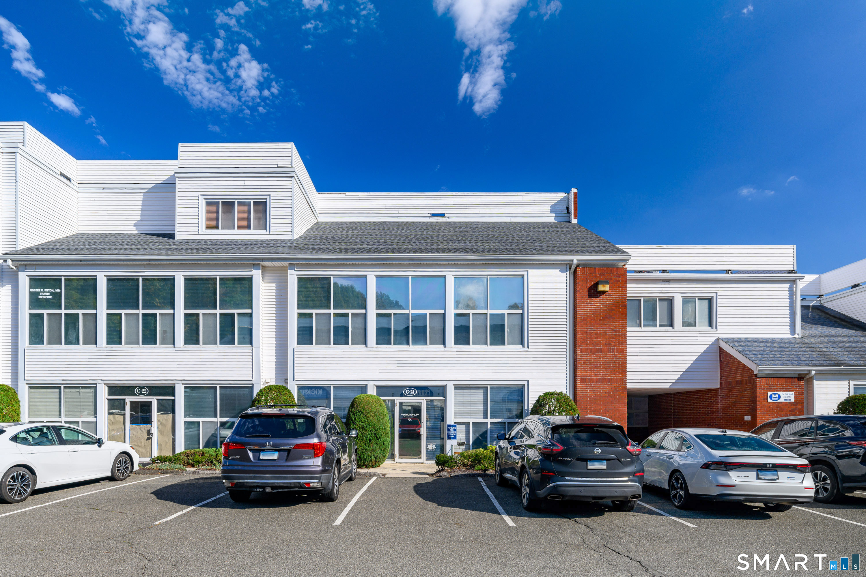 Foto 1 de Local comercial en venta en 246 Federal Road #C21, Brookfield, CT — $259,900