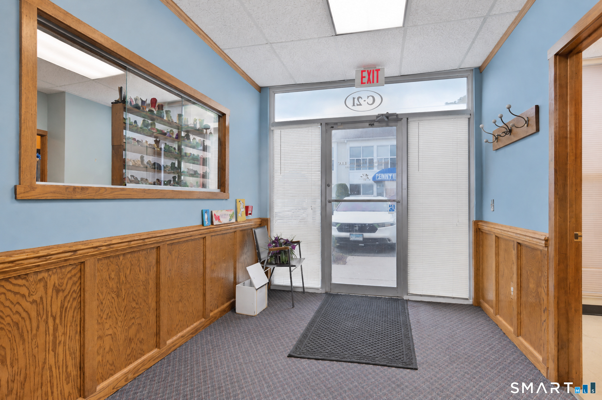 Foto 3 de Local comercial en venta en 246 Federal Road #C21, Brookfield, CT — $259,900