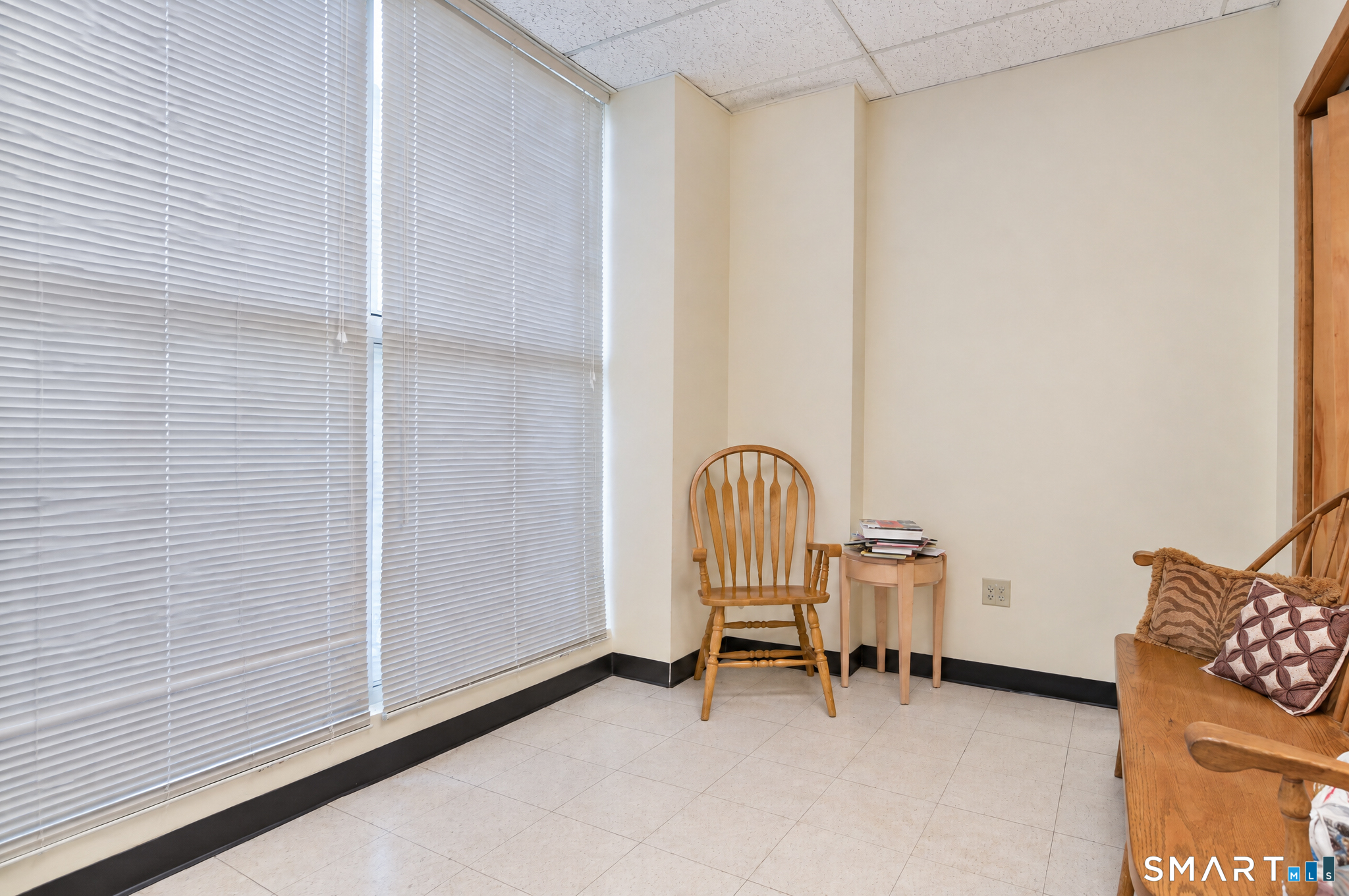 Foto 8 de Local comercial en venta en 246 Federal Road #C21, Brookfield, CT — $259,900