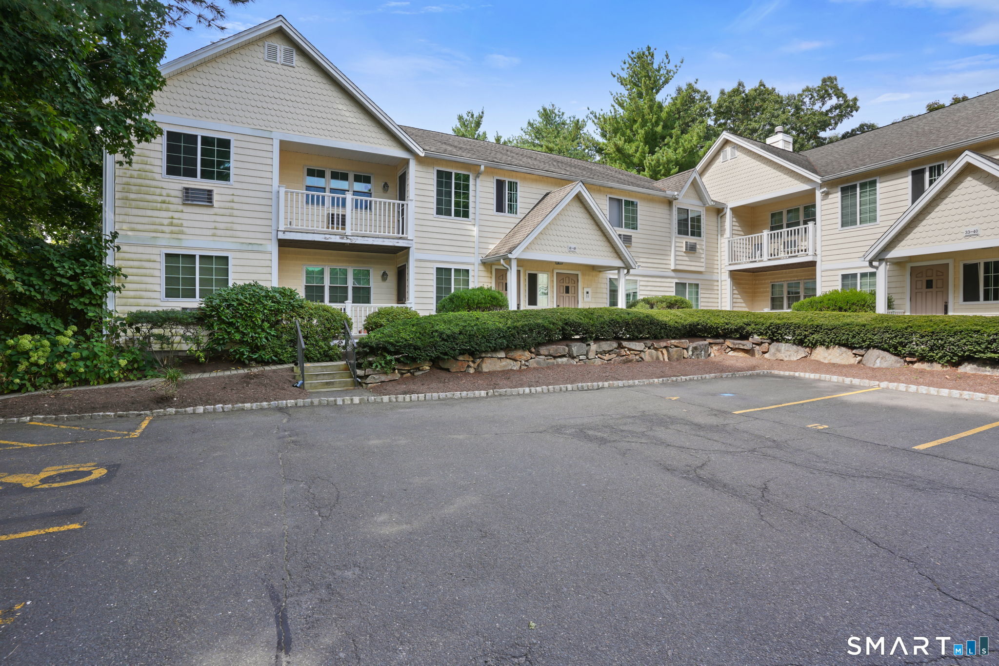 Foto 2 de Condominio en renta en 2955 Madison Avenue #44, Bridgeport, CT — $1,900/mes