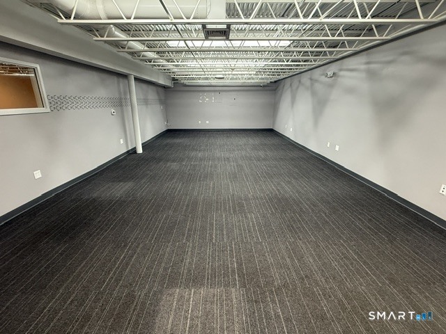 Foto 9 de Local comercial en renta en 3850 Main Street #Lower Level, Bridgeport, CT — $1,250/mes