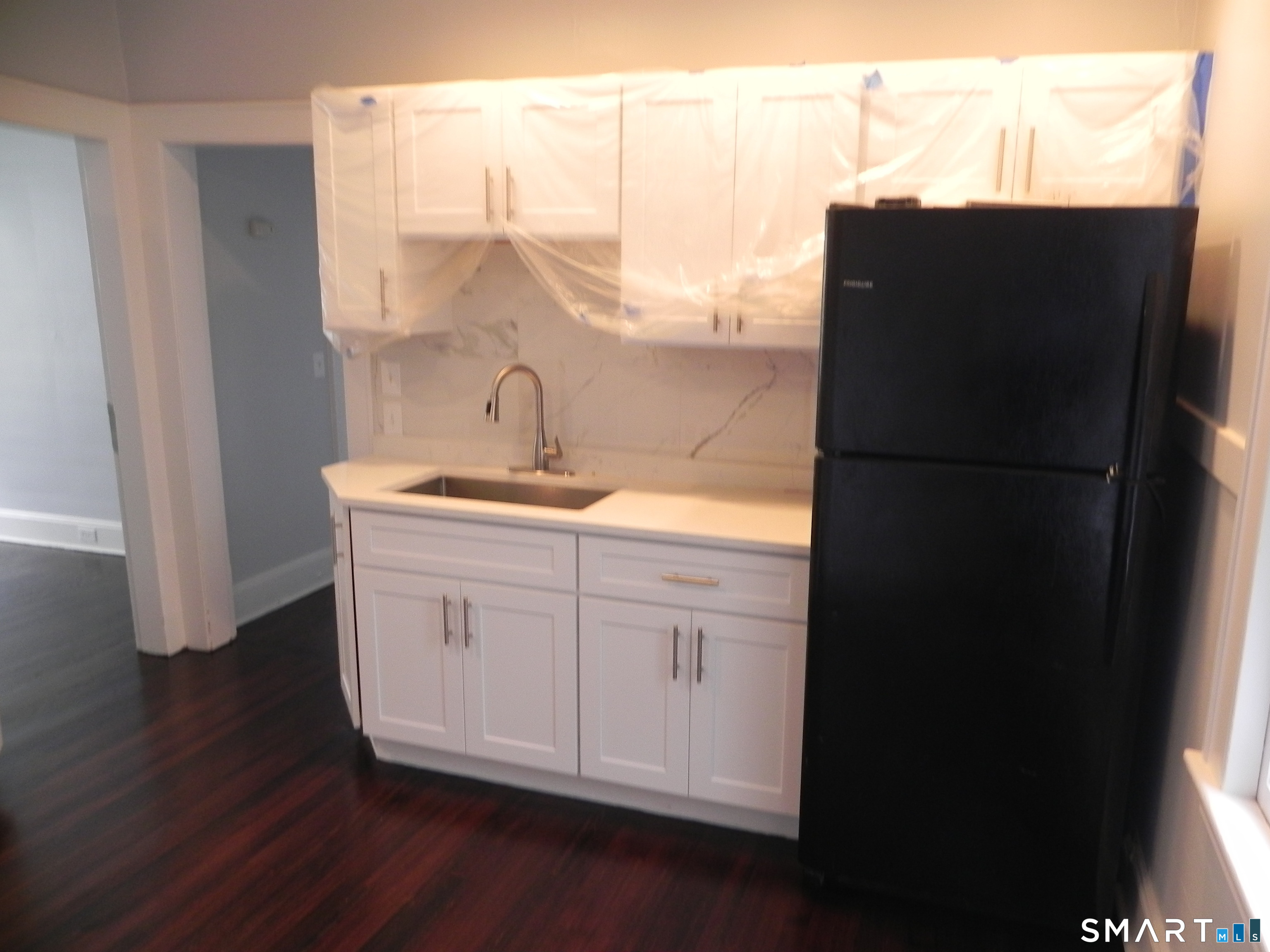 Foto 7 de Apartamento en renta en 16 Soundview Avenue #1, Norwalk, CT — $3,200/mes