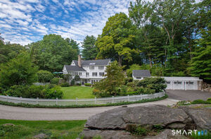 13 Lakeside Drive