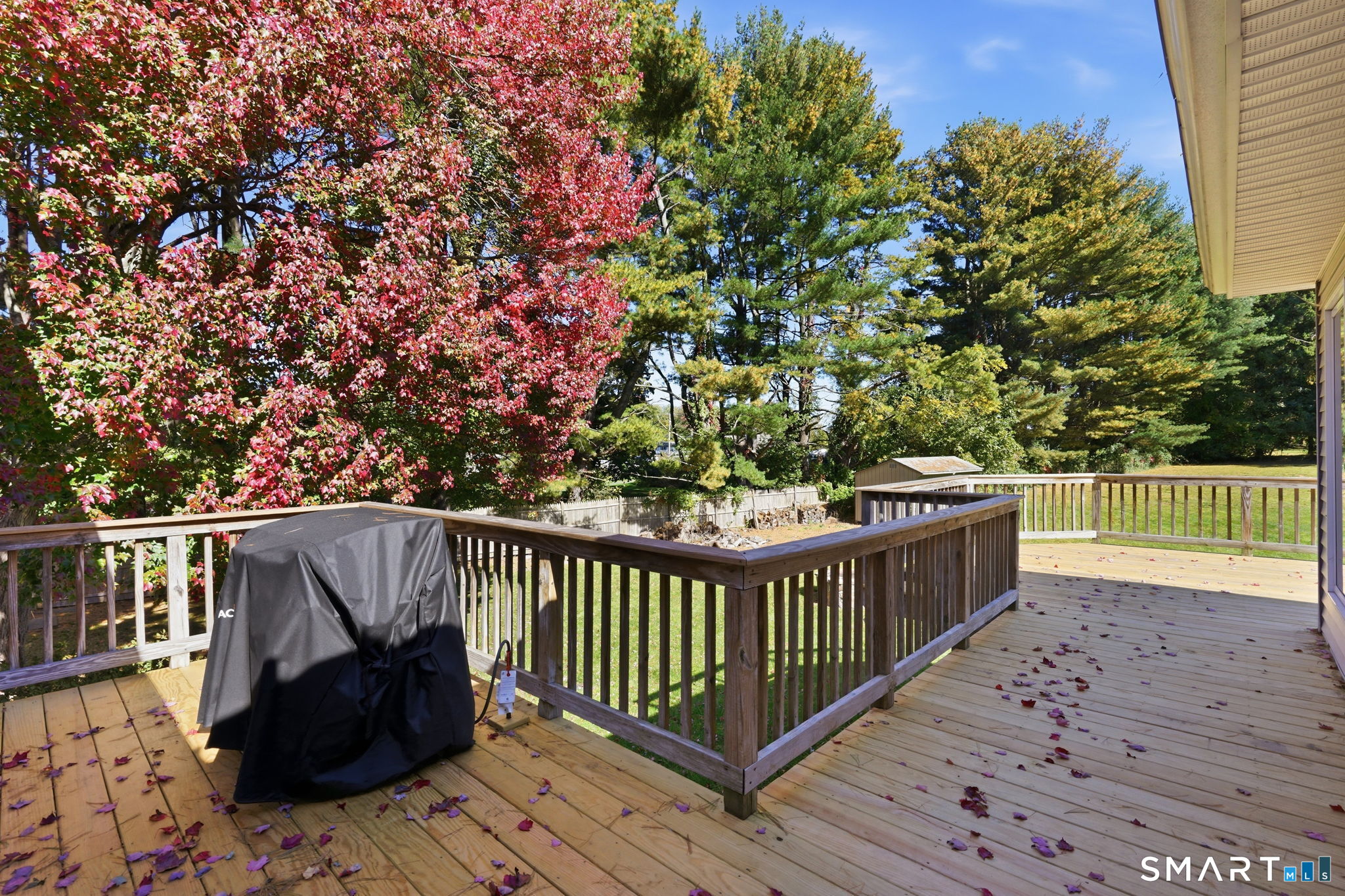 Foto 8 de Casa en venta en 552 Long Hill Avenue, Shelton, CT — $619,900