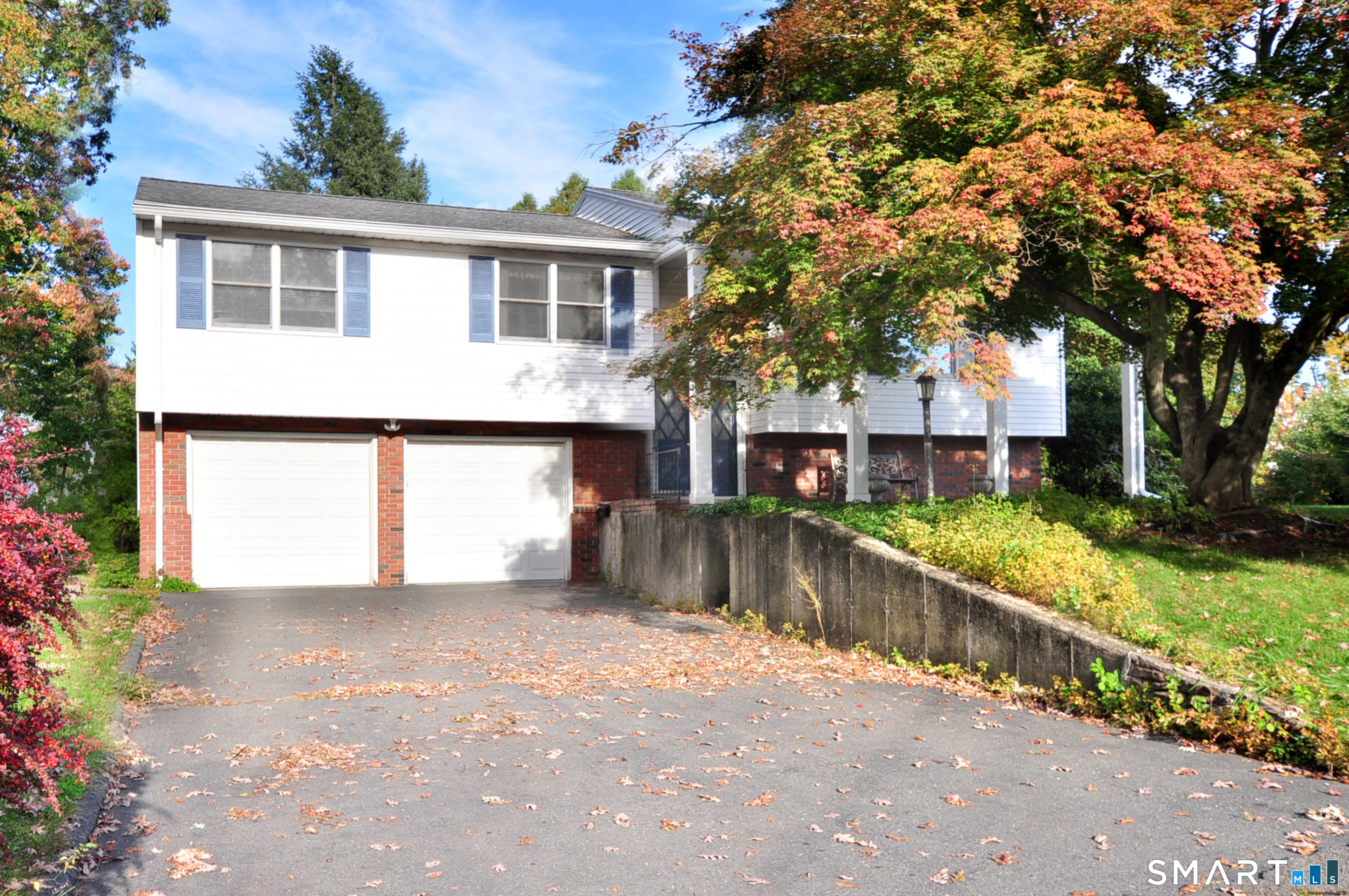 Photo 2 of Single family home for sale at 21 Lady Slipper Ln, Bristol, CT 06010 | MLS# 24214593 | Listing updated on 2026-10-30