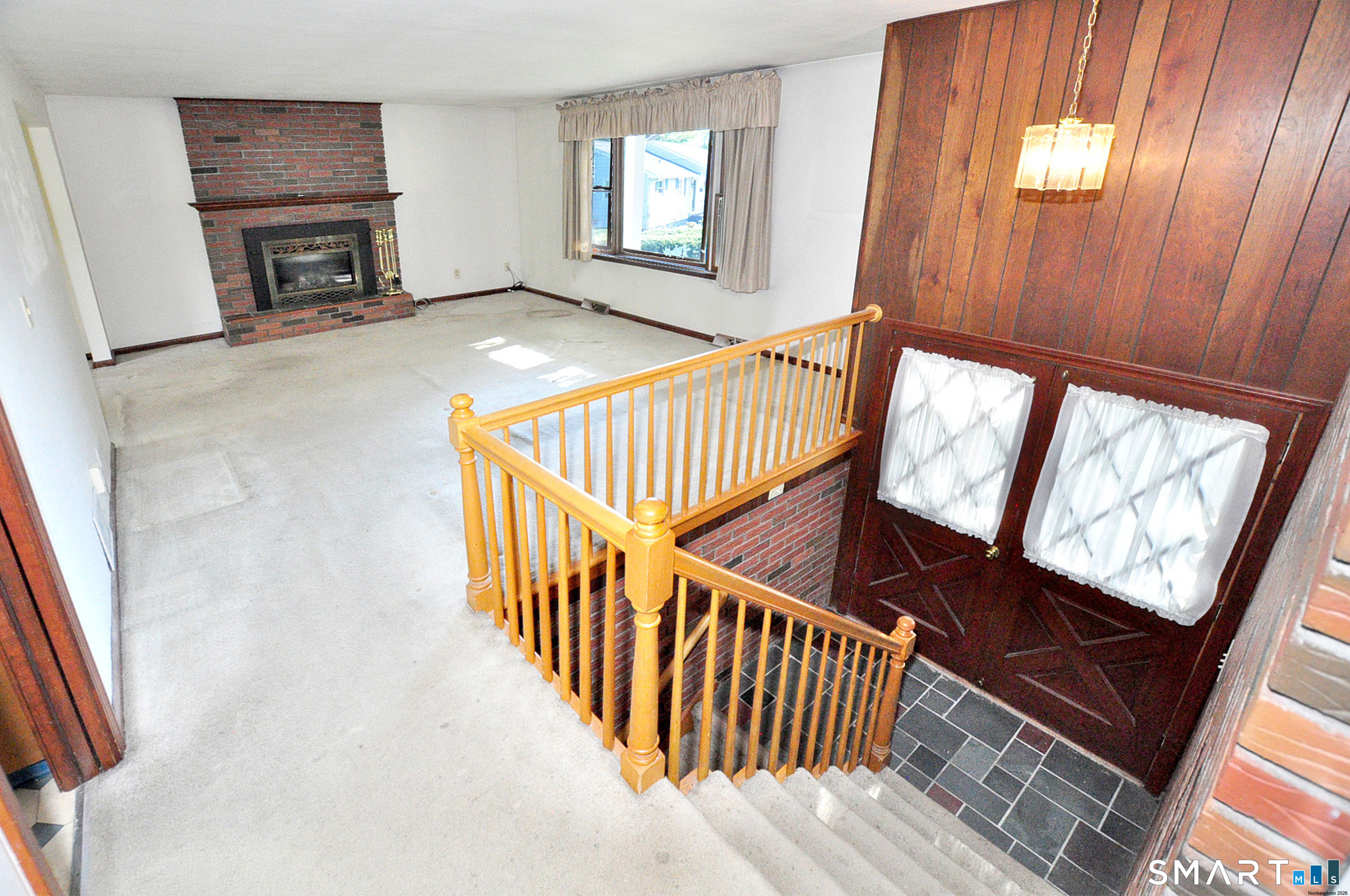 Photo 4 of Single family home for sale at 21 Lady Slipper Ln, Bristol, CT 06010 | MLS# 24214593 | Listing updated on 2026-10-30