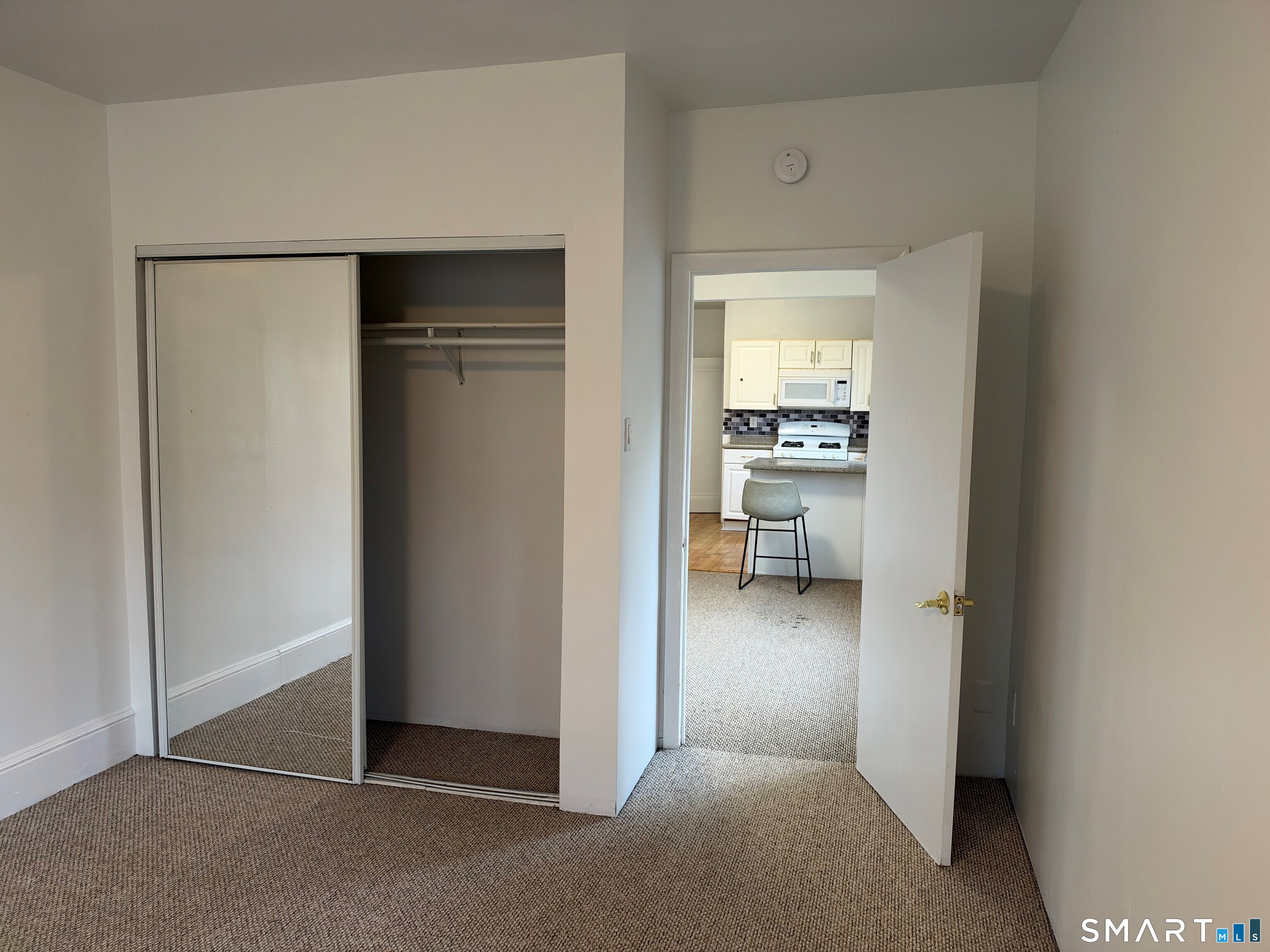 Foto 3 de Apartamento en renta en 4-6 Fifth Avenue, Danbury, CT — $1,525/mes