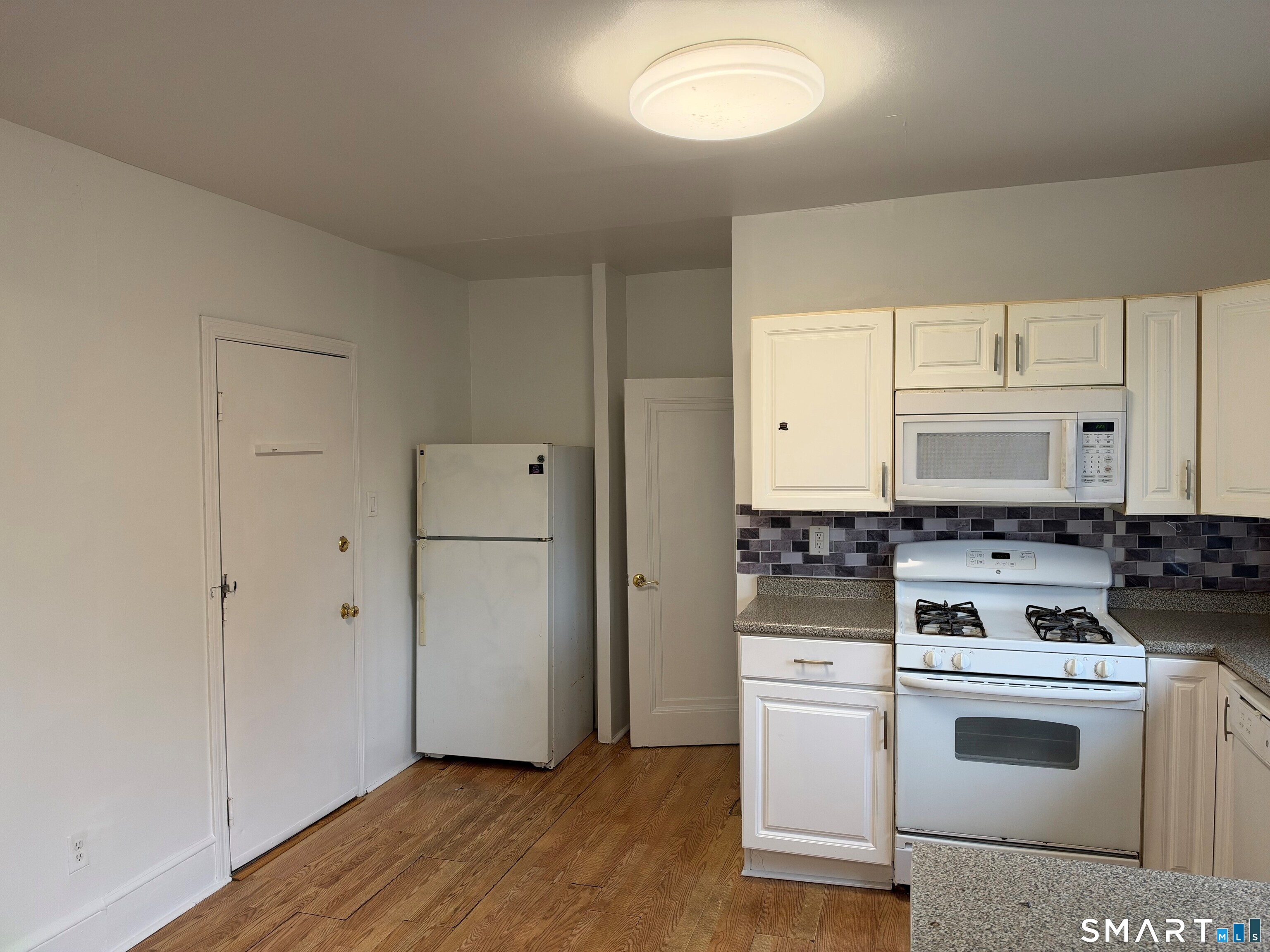 Foto 2 de Apartamento en renta en 4-6 Fifth Avenue, Danbury, CT — $1,525/mes