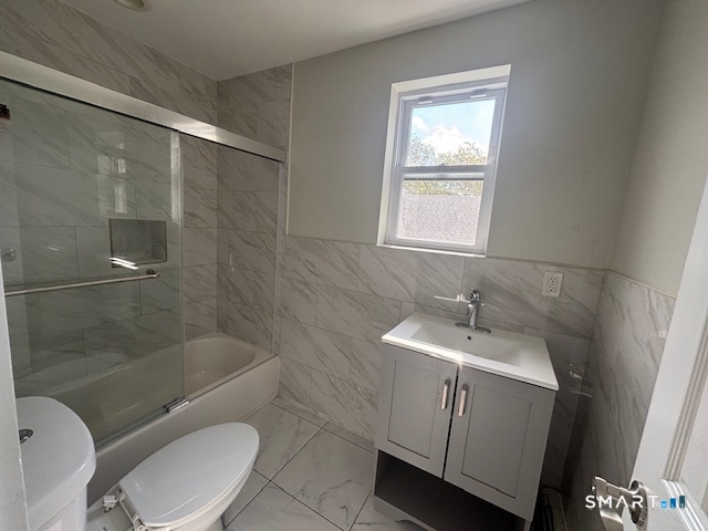 Foto 8 de Apartamento en renta en 561 Hollister Avenue #3, Bridgeport, CT — $2,000/mes