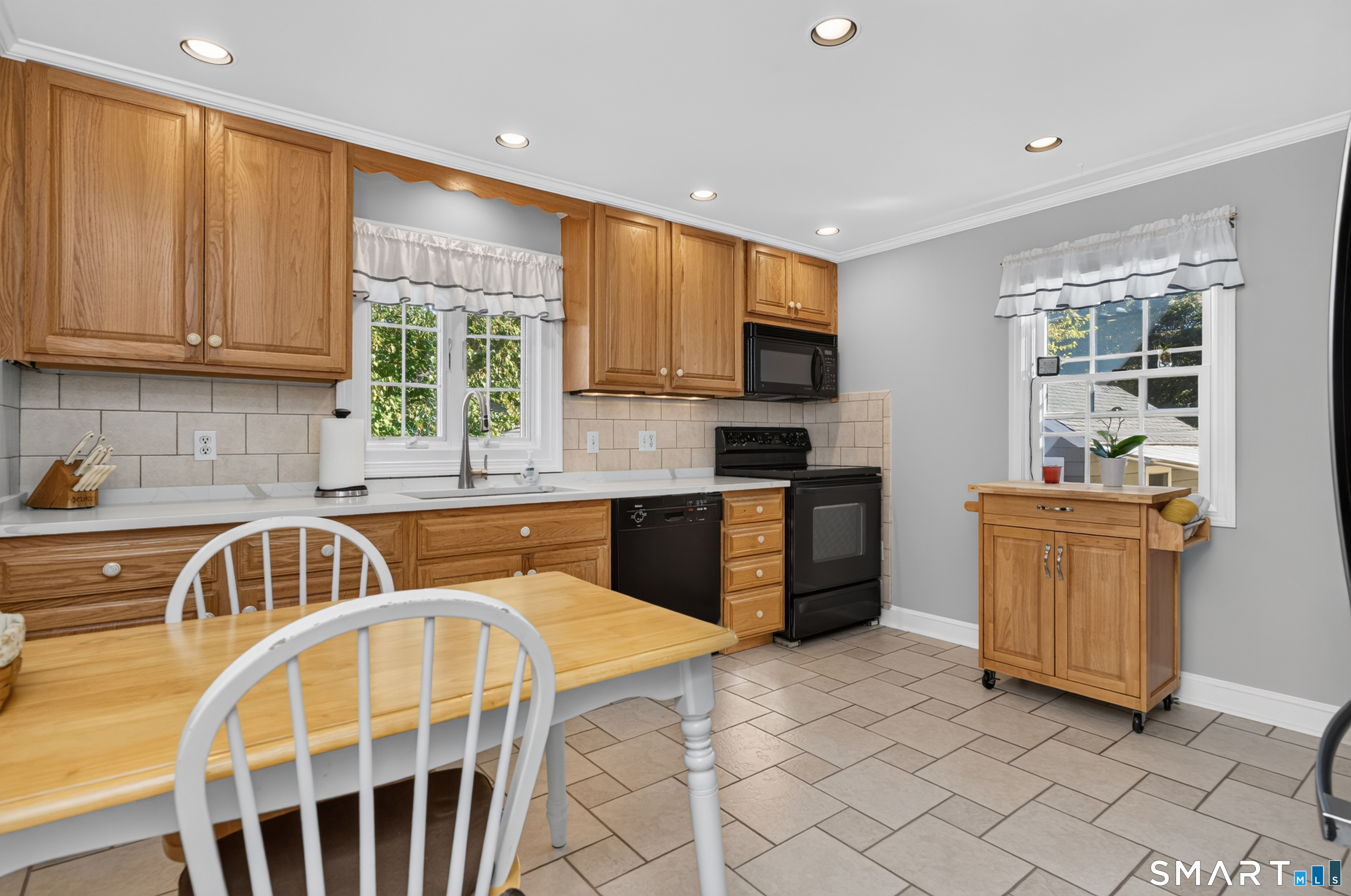 35 Highlawn Road — photo 12
