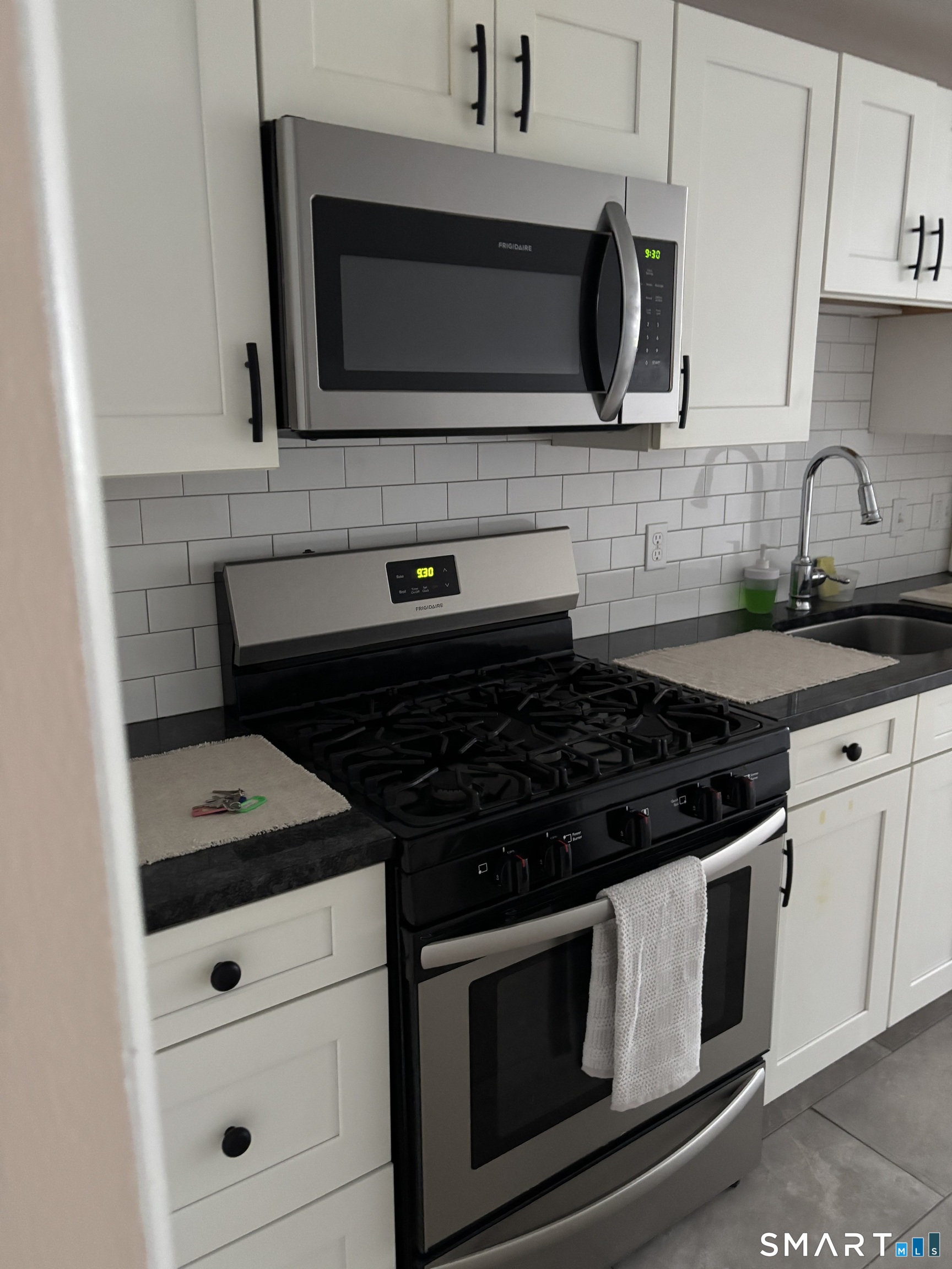 433 Thompson photo 13