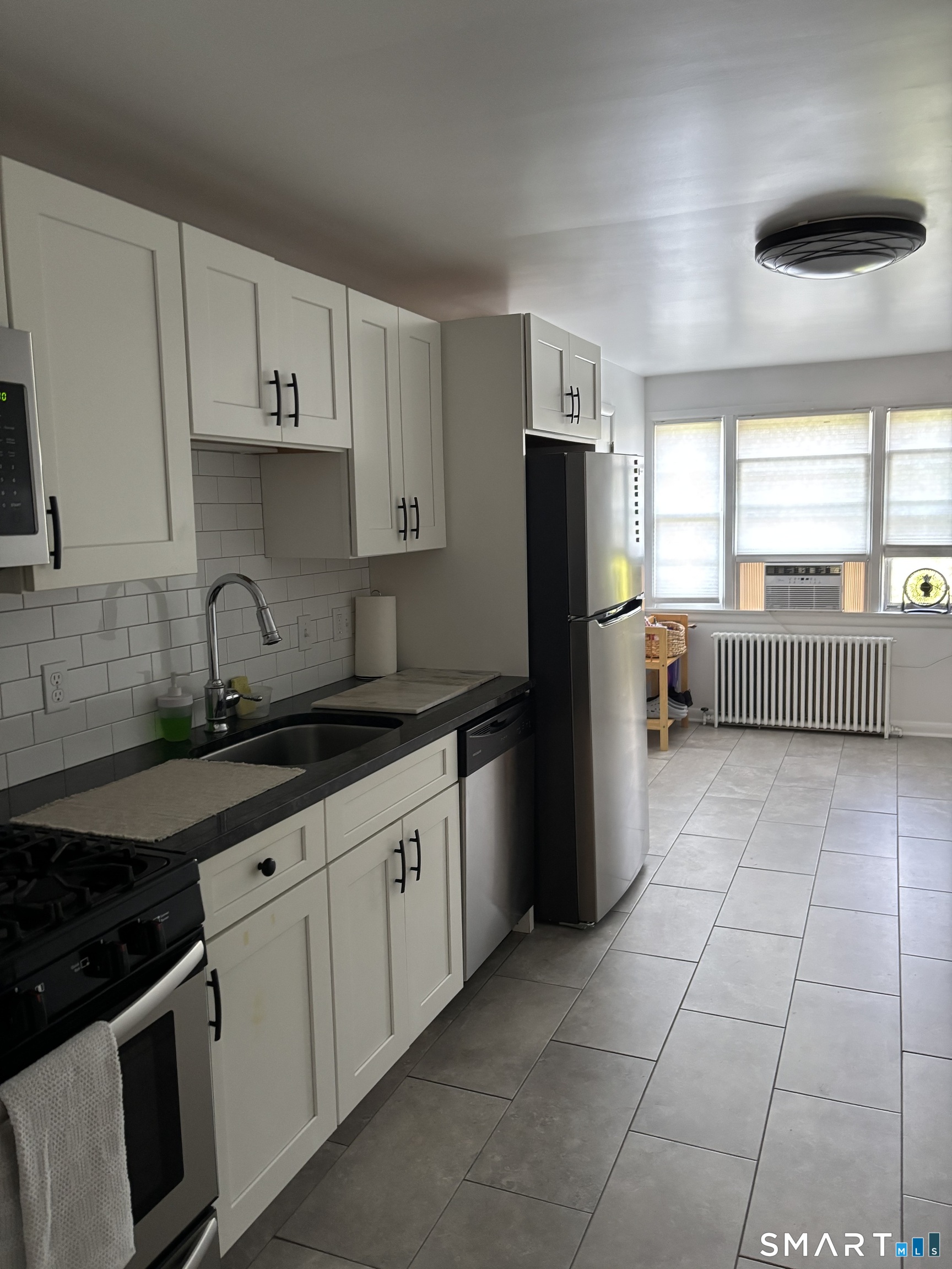 433 Thompson photo 15