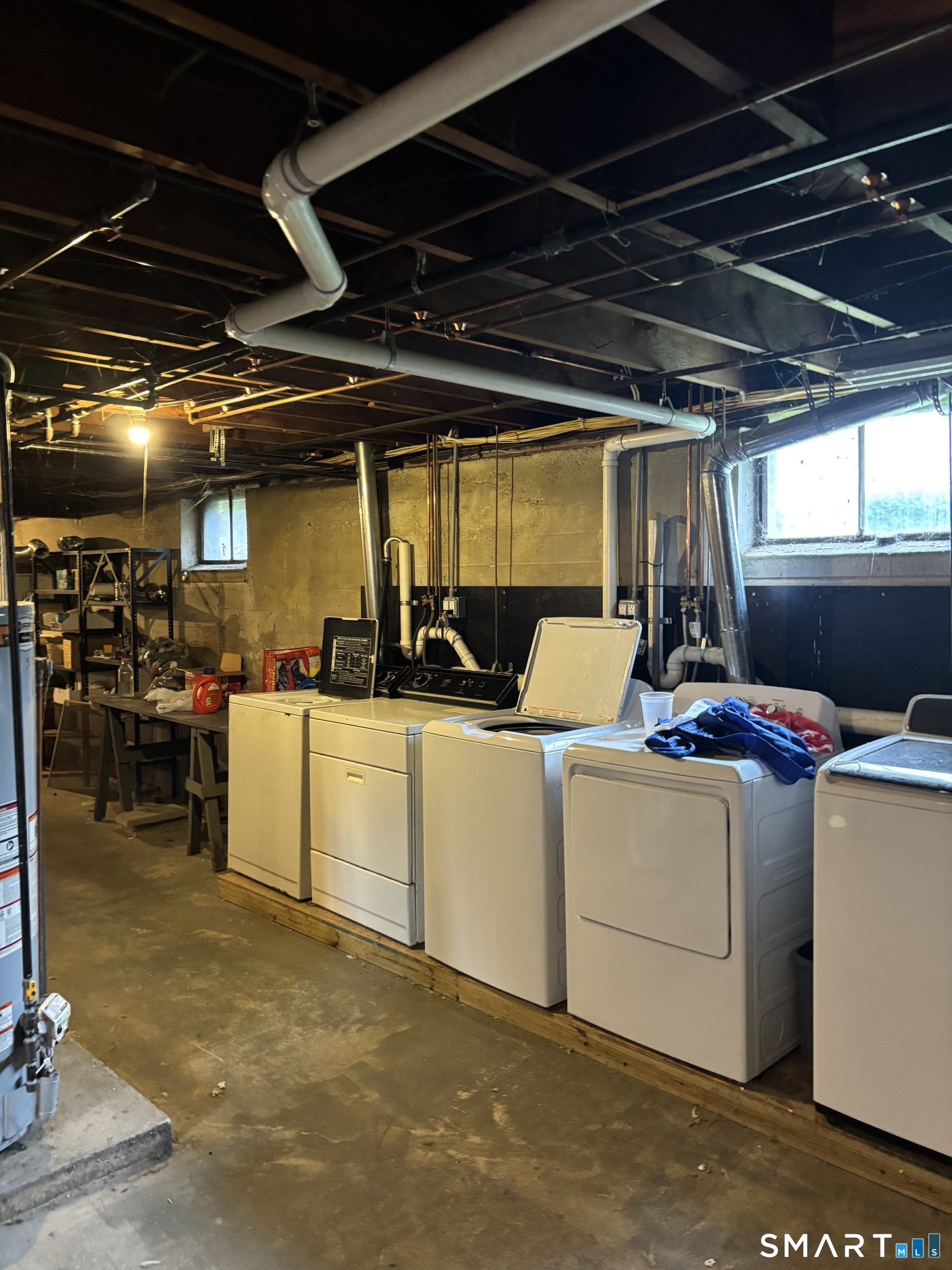 433 Thompson photo 25
