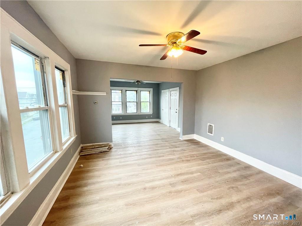 Foto 2 de Apartamento en renta en 173 Coleman Street #2Nd Fl, Bridgeport, CT — $2,000/mes