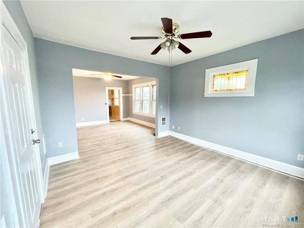 Foto 5 de Apartamento en renta en 173 Coleman Street #2Nd Fl, Bridgeport, CT — $2,000/mes