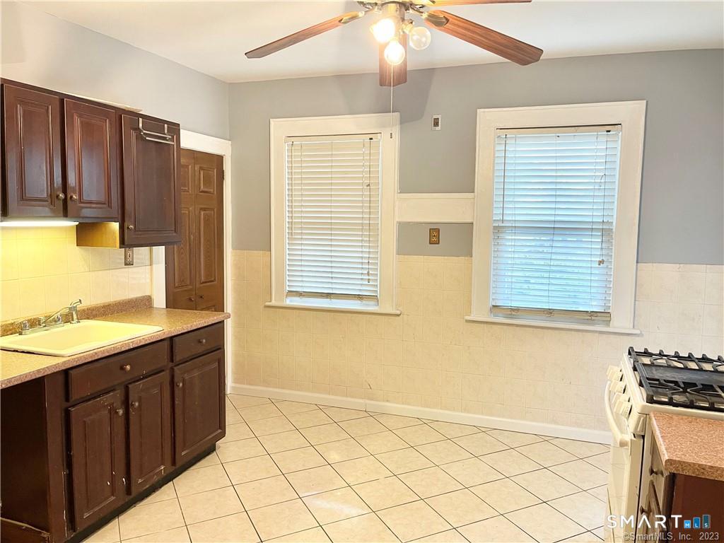 Foto 8 de Apartamento en renta en 173 Coleman Street #2Nd Fl, Bridgeport, CT — $2,000/mes