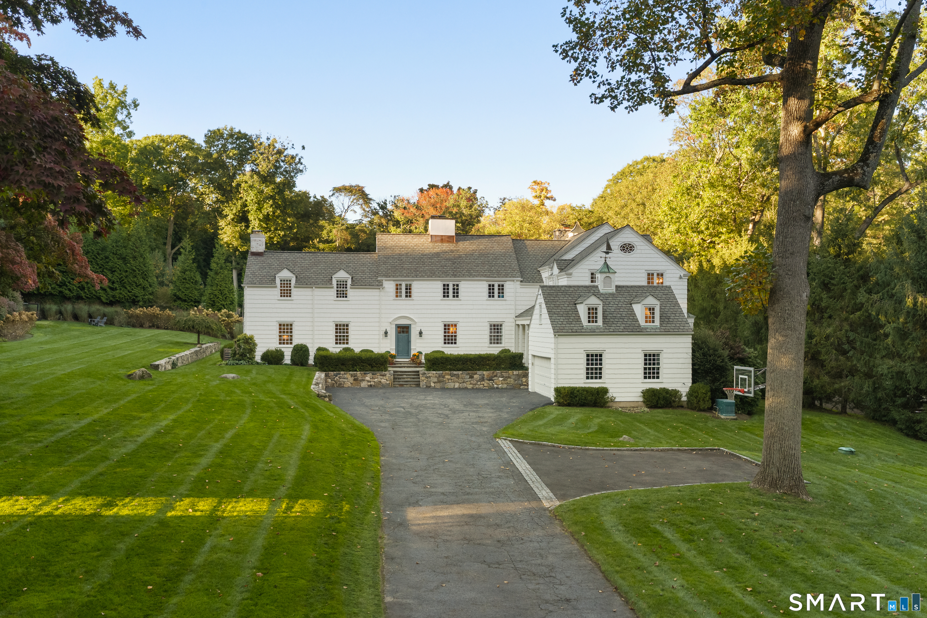 Foto 2 de Casa en venta en 25 Point O Woods Road, Darien, CT — $3,895,000