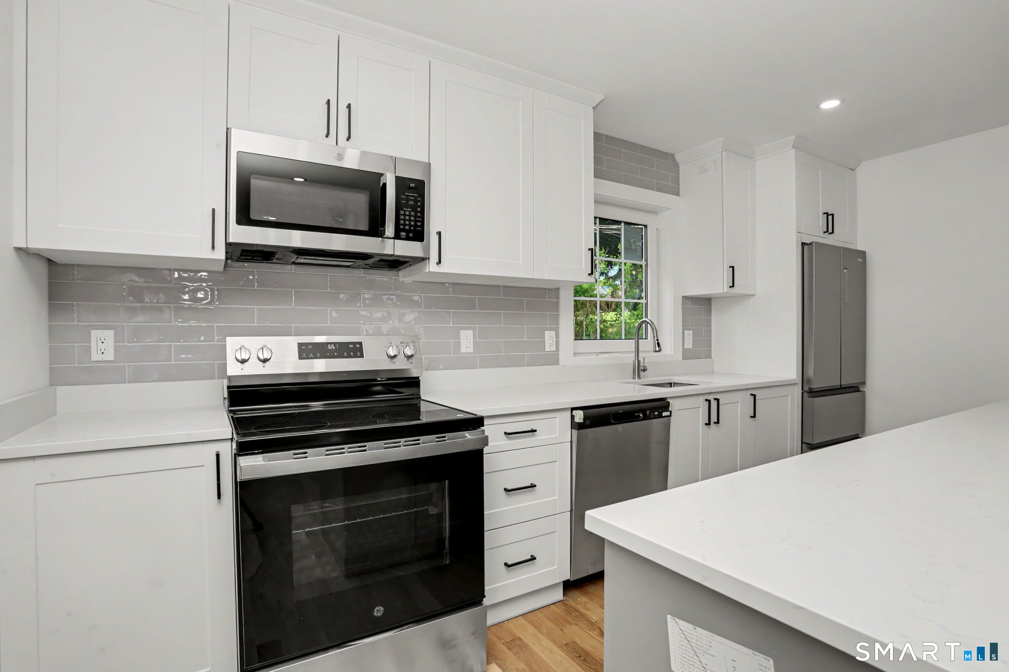 Foto 6 de Apartamento en renta en 8 Benson Road #1, Bethel, CT — $3,500/mes