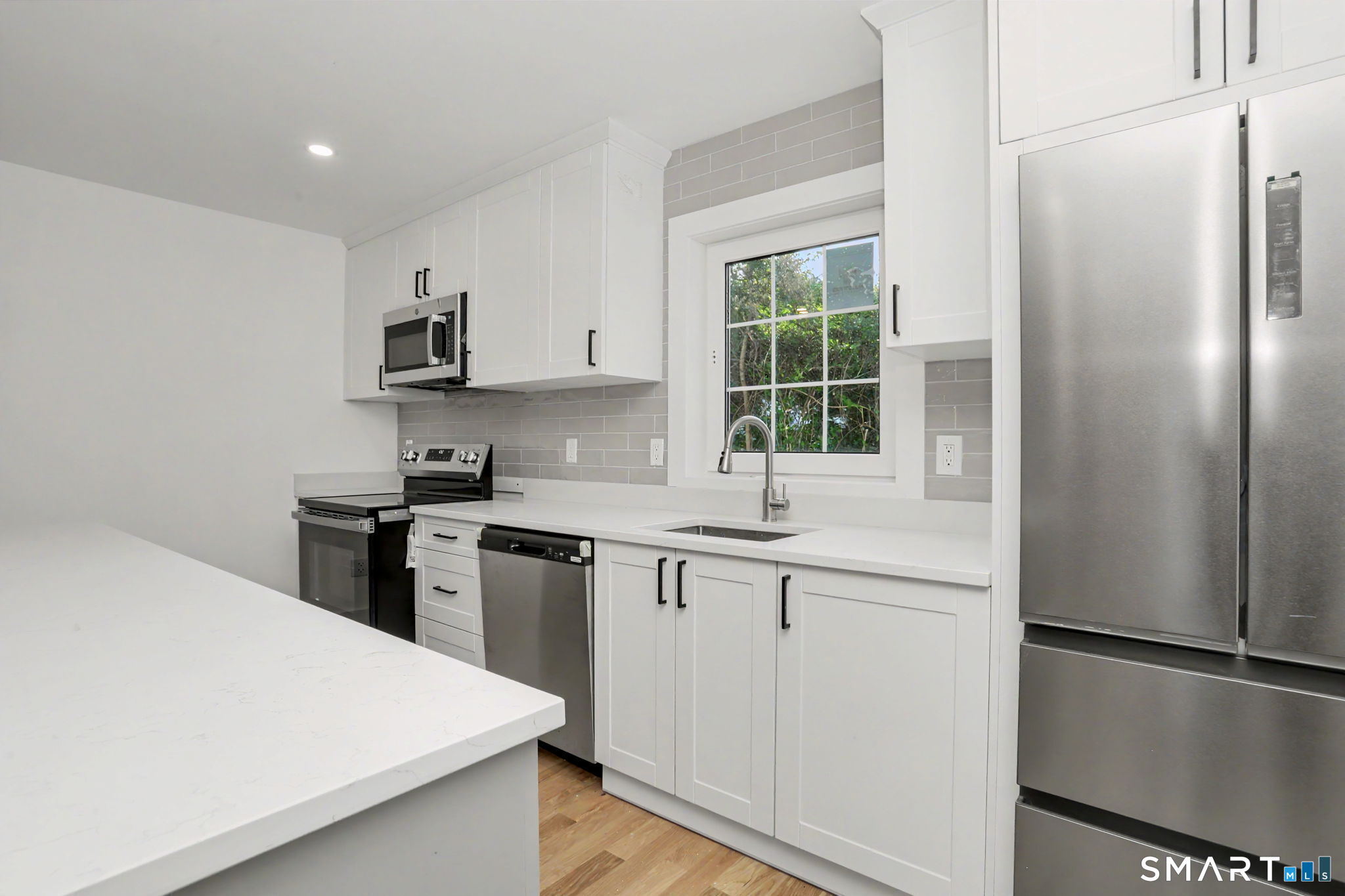 Foto 7 de Apartamento en renta en 8 Benson Road #1, Bethel, CT — $3,500/mes
