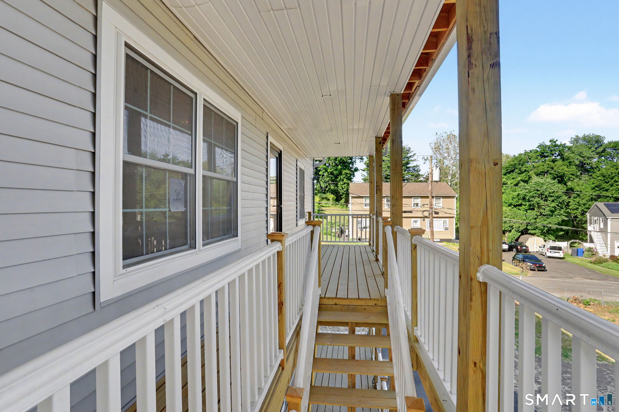 Foto 2 de Apartamento en renta en 8 Benson Road #2, Bethel, CT — $3,500/mes