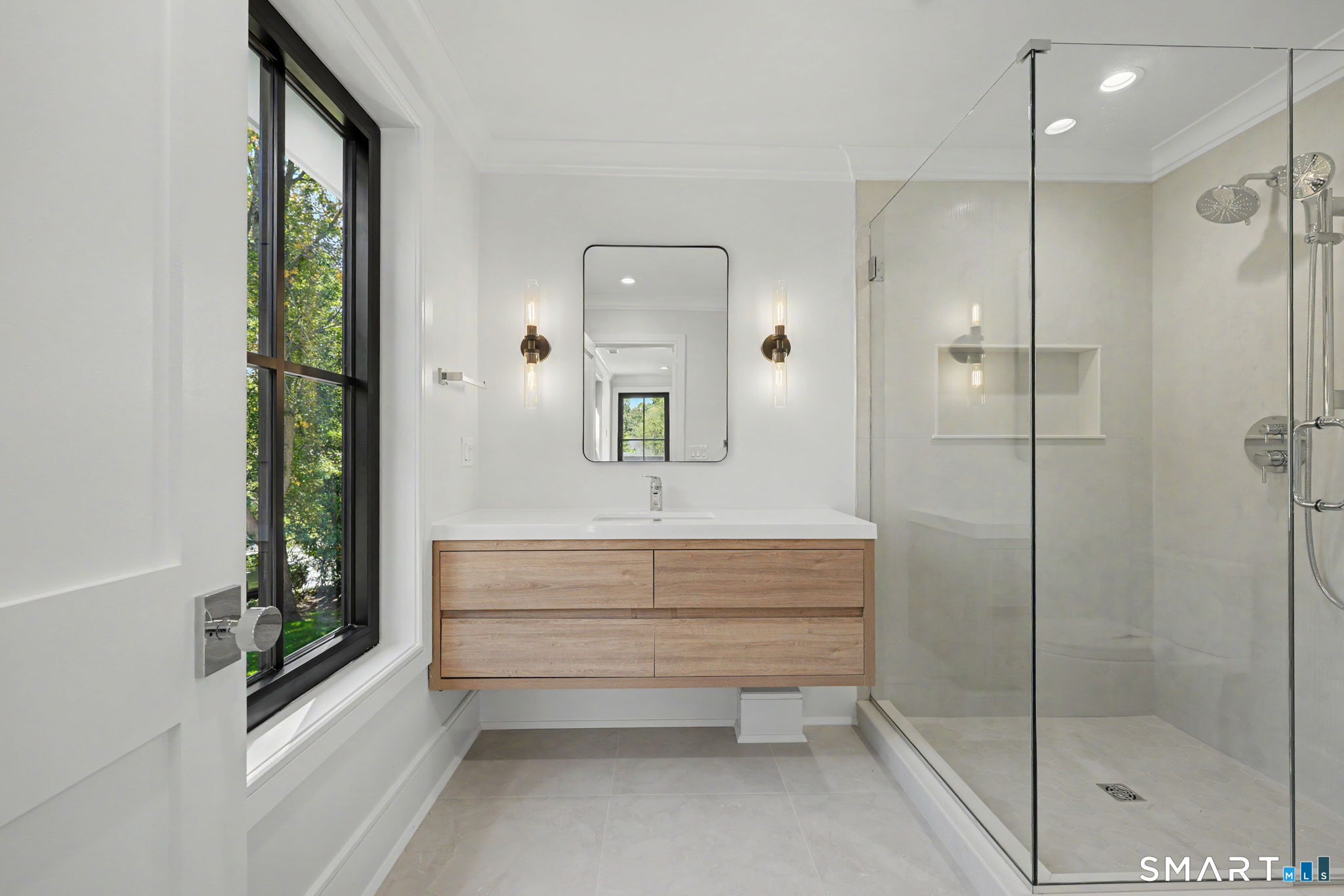 8 Somerset photo 24