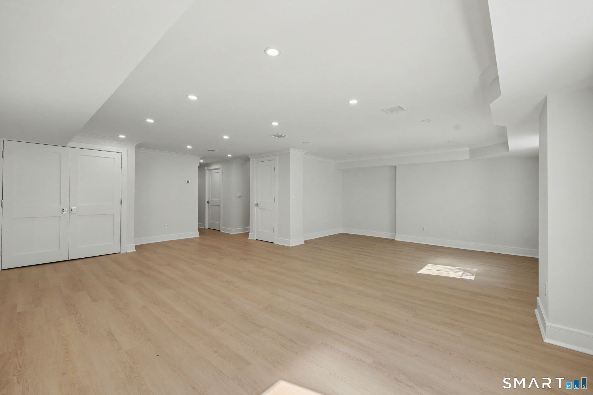 8 Somerset Lane — photo 29