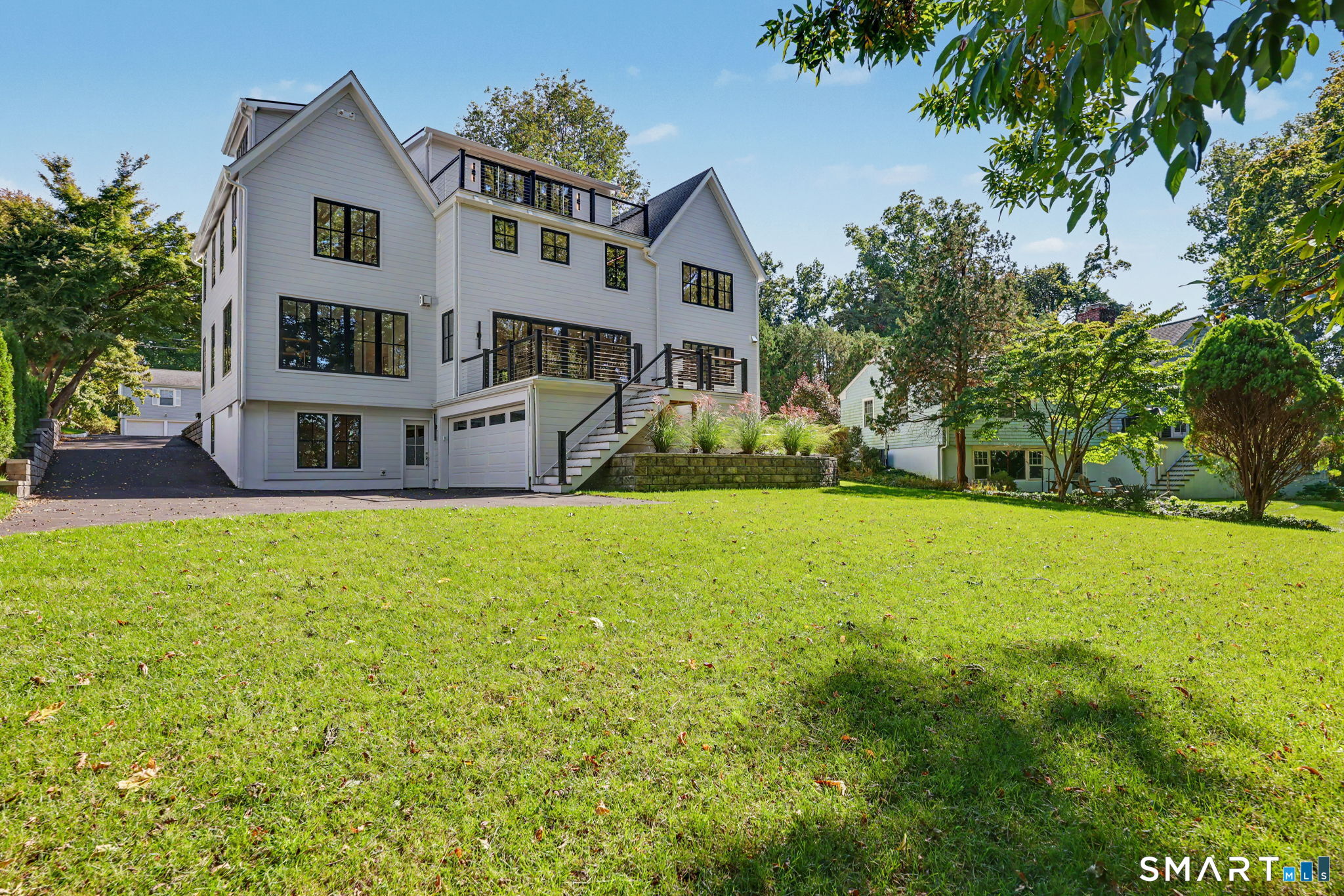 8 Somerset Lane — photo 32