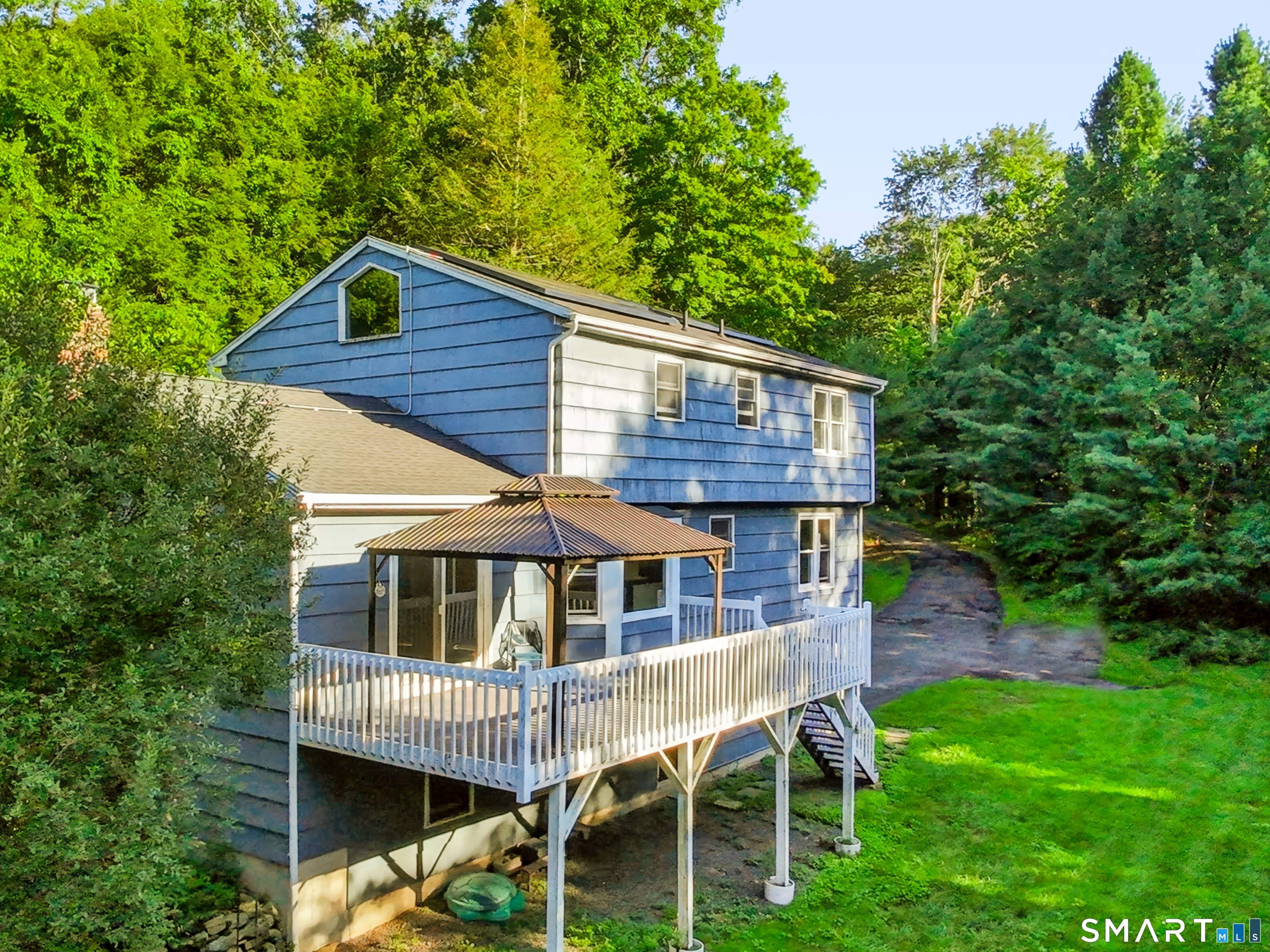 Foto 2 de Casa en renta en 341 Old Zoar Road, Monroe, CT — $4,200/mes