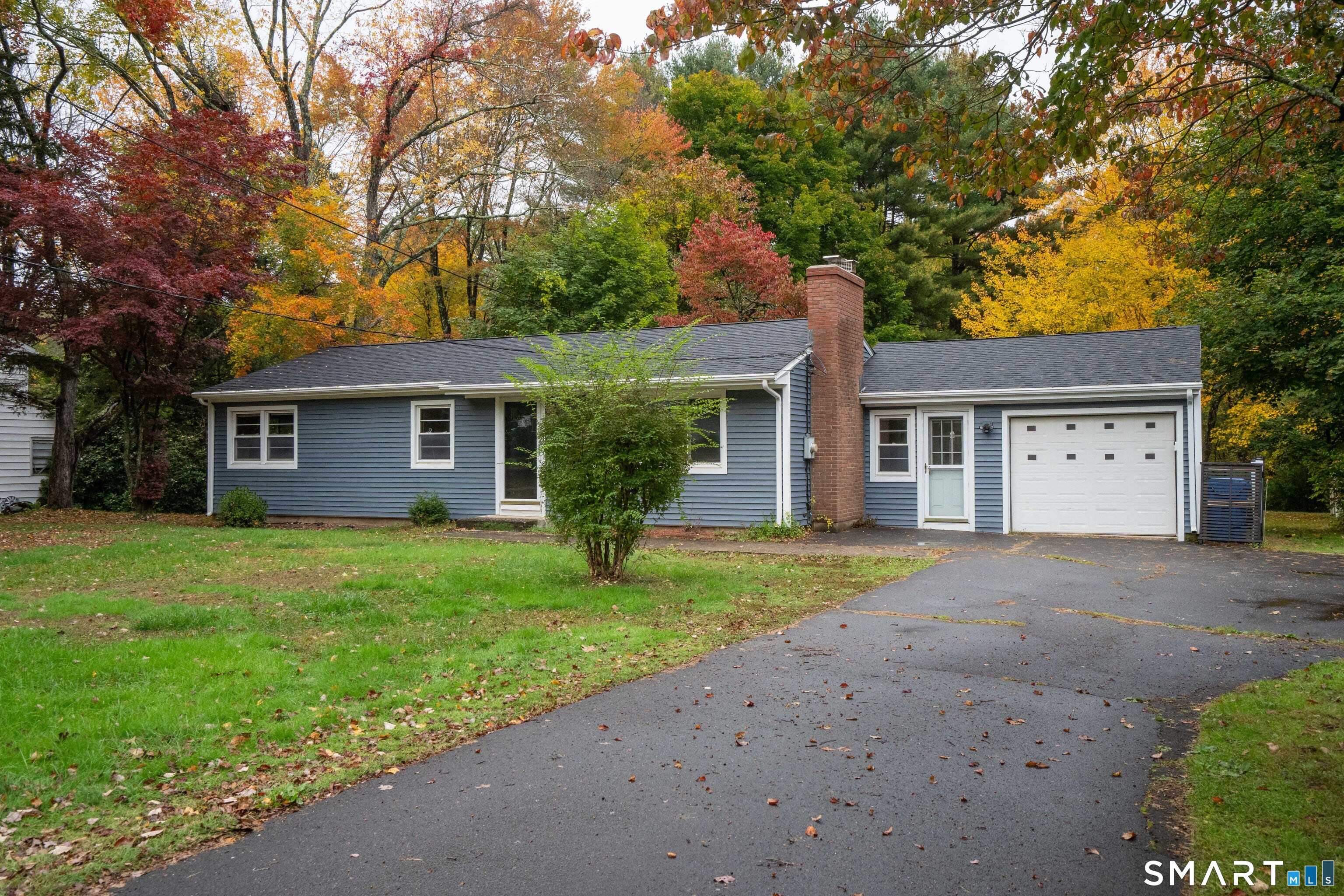 Welcome to 17 Girard Ave in Farmington, CT! This inviting ranch offers comfortable single-level living in a desirable location just steps from the golf course. Recent improvements include a new roof, new windows, and new central air conditioning, providing added comfort and peace of mind for the next owner. The home's practical layout offers an excellent opportunity to enjoy easy living while adding your own personal touches. Enjoy the appeal of a golf course setting while remaining conveniently located near local shopping, dining, parks, and major commuting routes. Whether you're looking for your next home or an opportunity to build equity, this Farmington property offers plenty of potential. Don't miss the chance to make it yours!