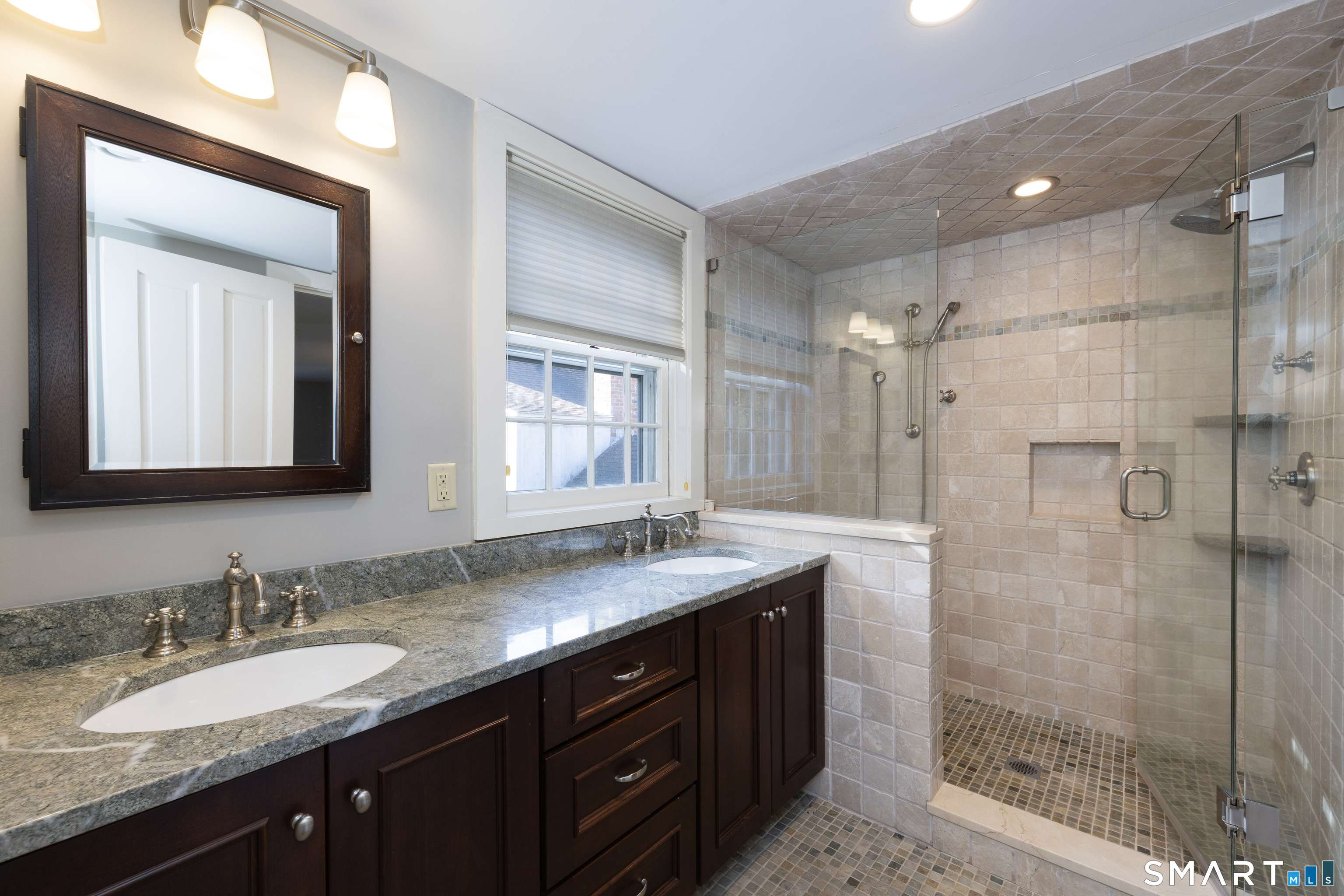 321 Boston Street photo 16