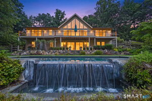 250 Dans, New Canaan