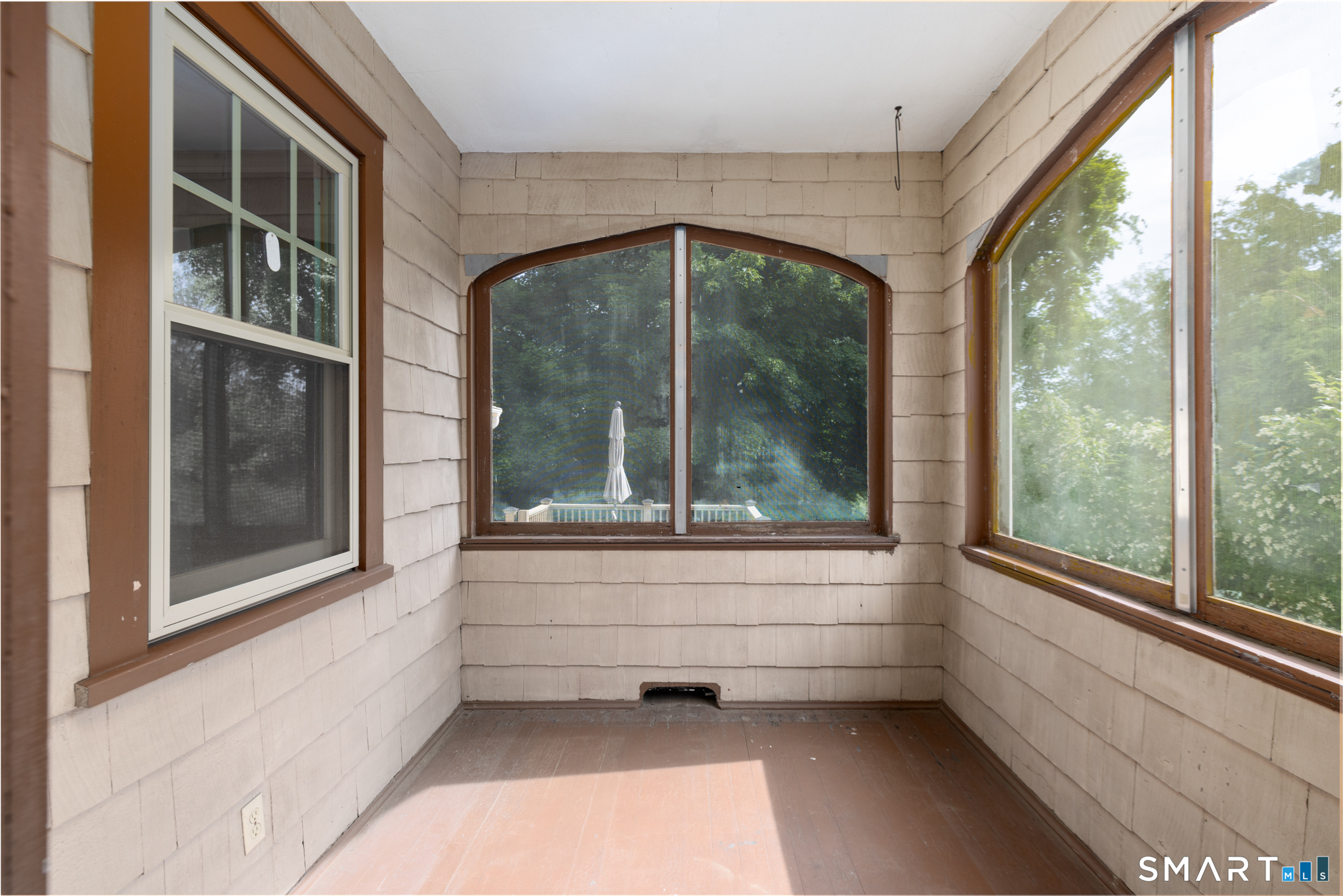 127 Roger Road photo 19