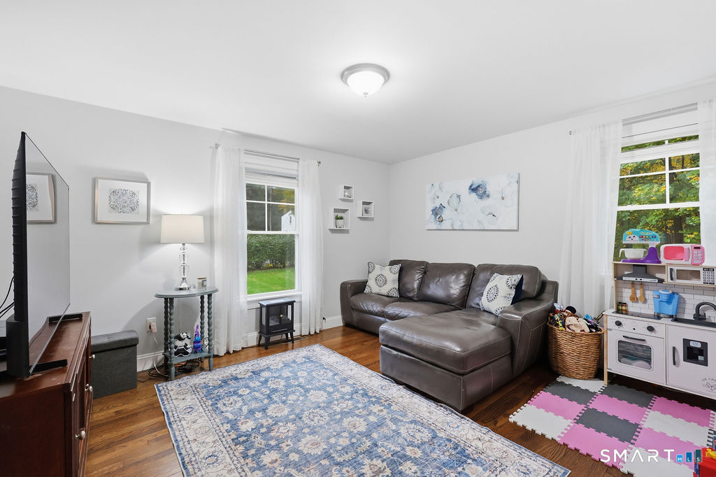 11 Fairlawn Street photo 17