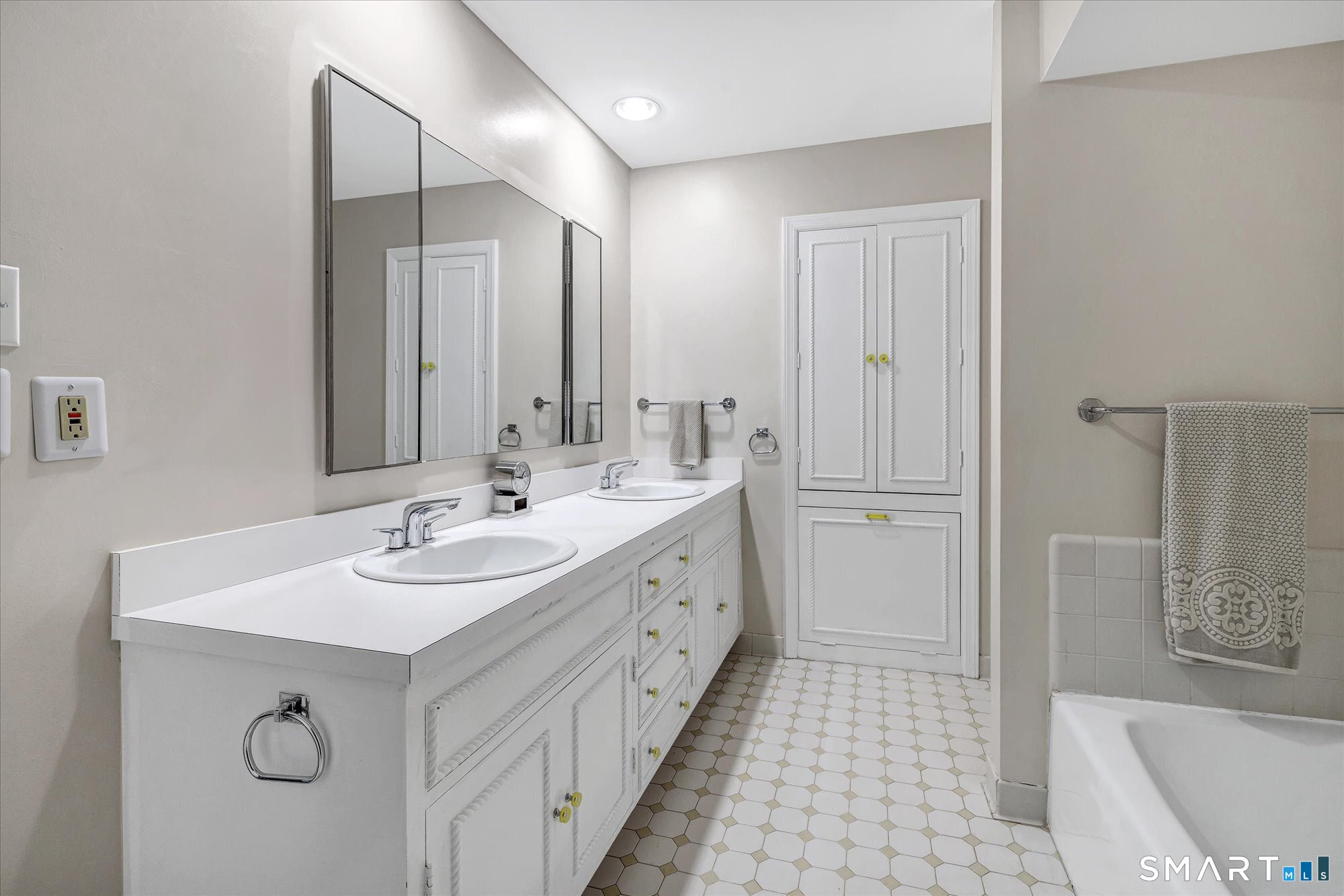 14 Tulip Tree Lane photo 32