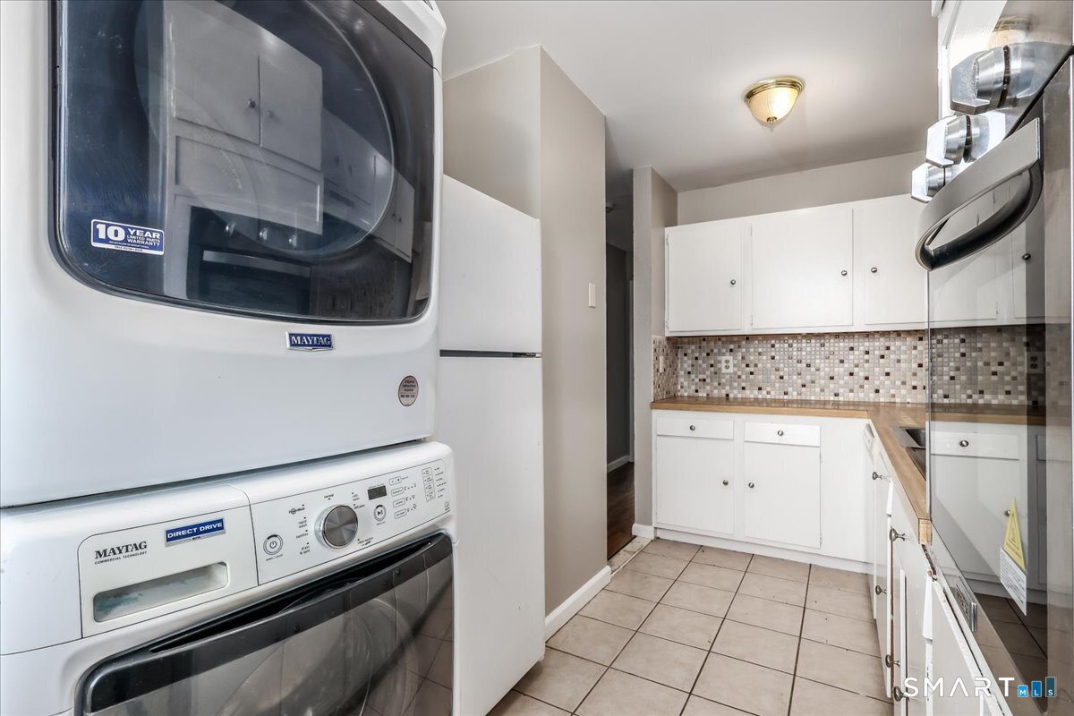 40 Candlewood Lake, Unit 4 photo 13