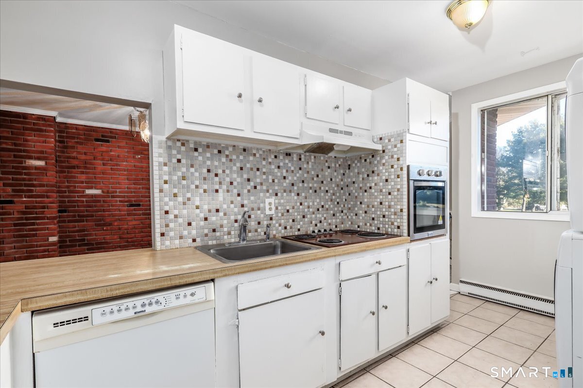 40 Candlewood Lake, Unit 4 photo 12